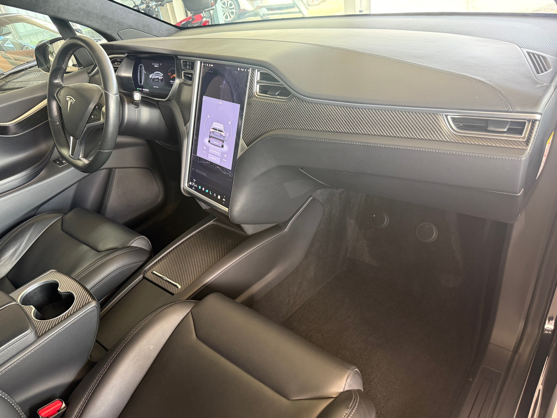 TESLA Model X 100 D ***7-SITZE***-image-12