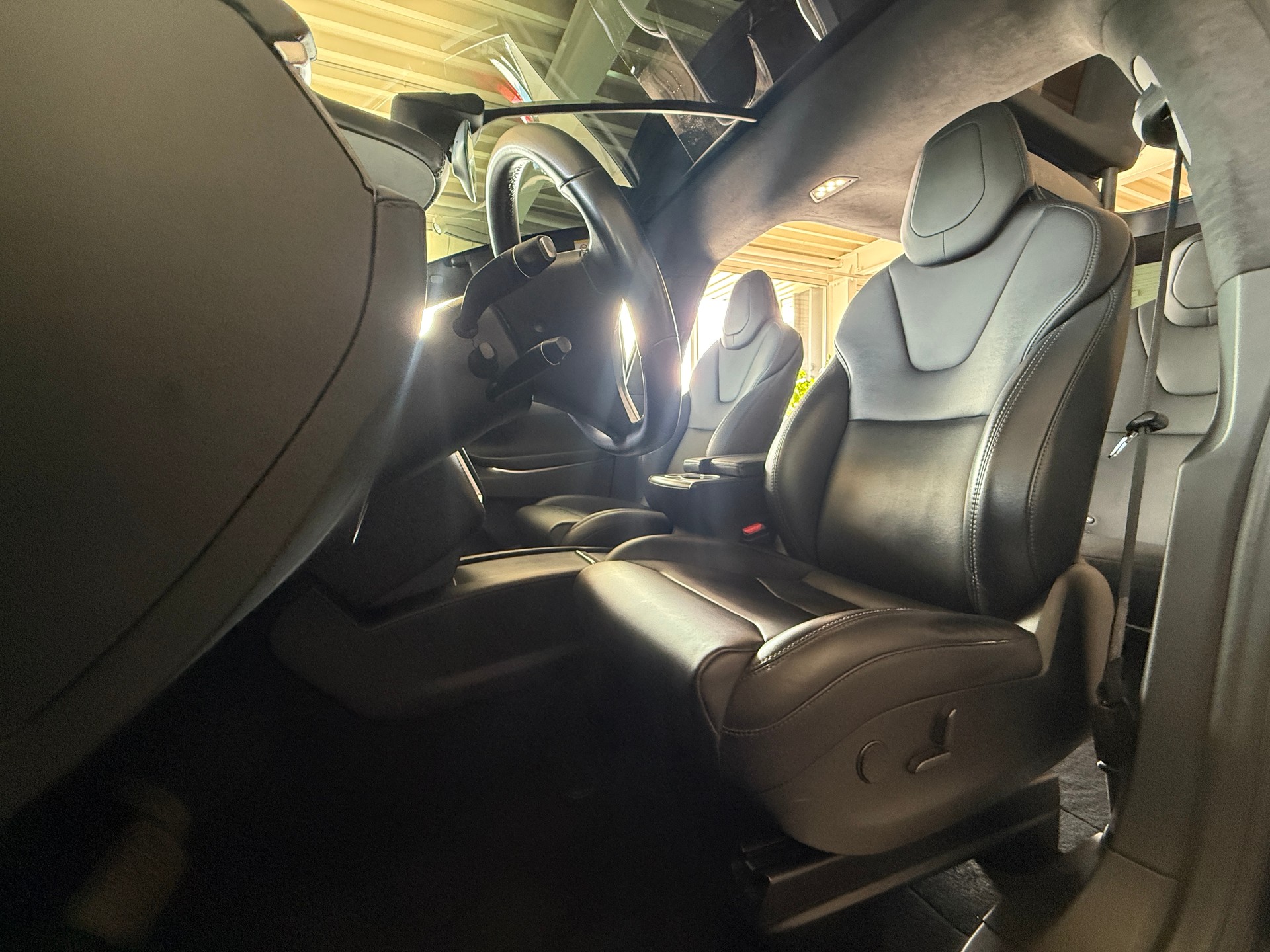 TESLA Model X 100 D ***7-SITZE***-image-19