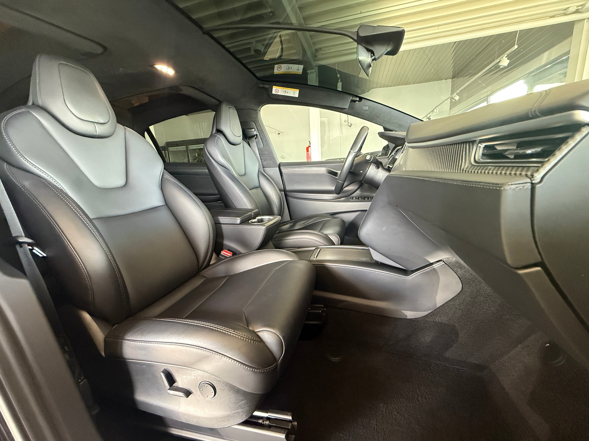 TESLA Model X 100 D ***7-SITZE***-image-13