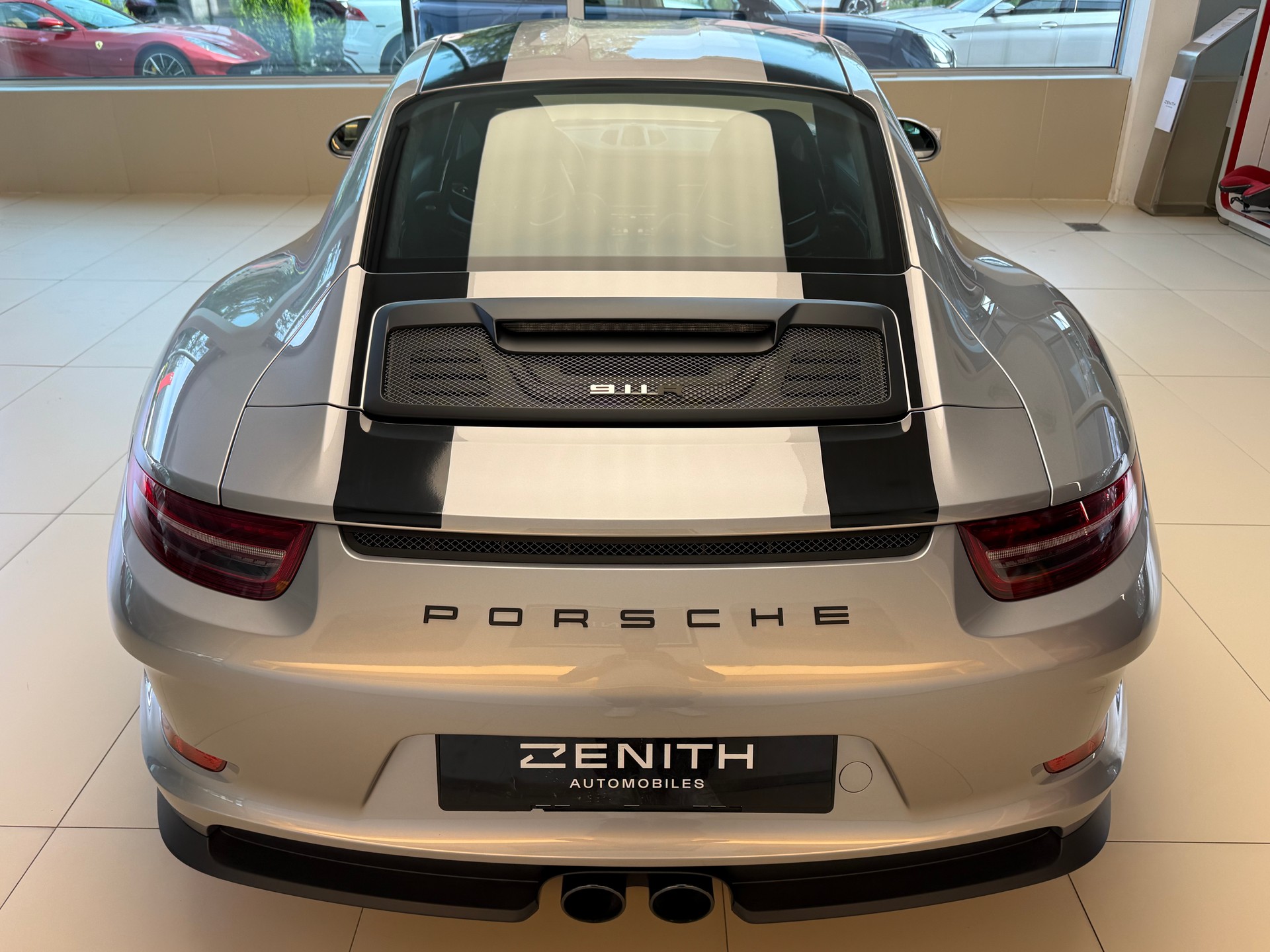 PORSCHE 911 R-image-5