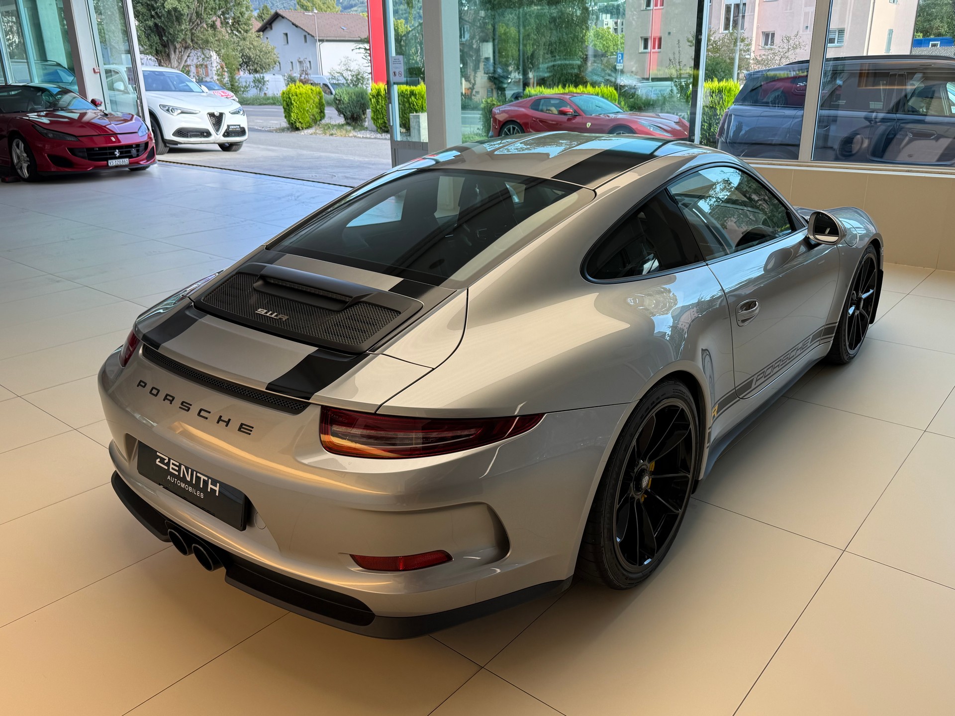 PORSCHE 911 R-image-4