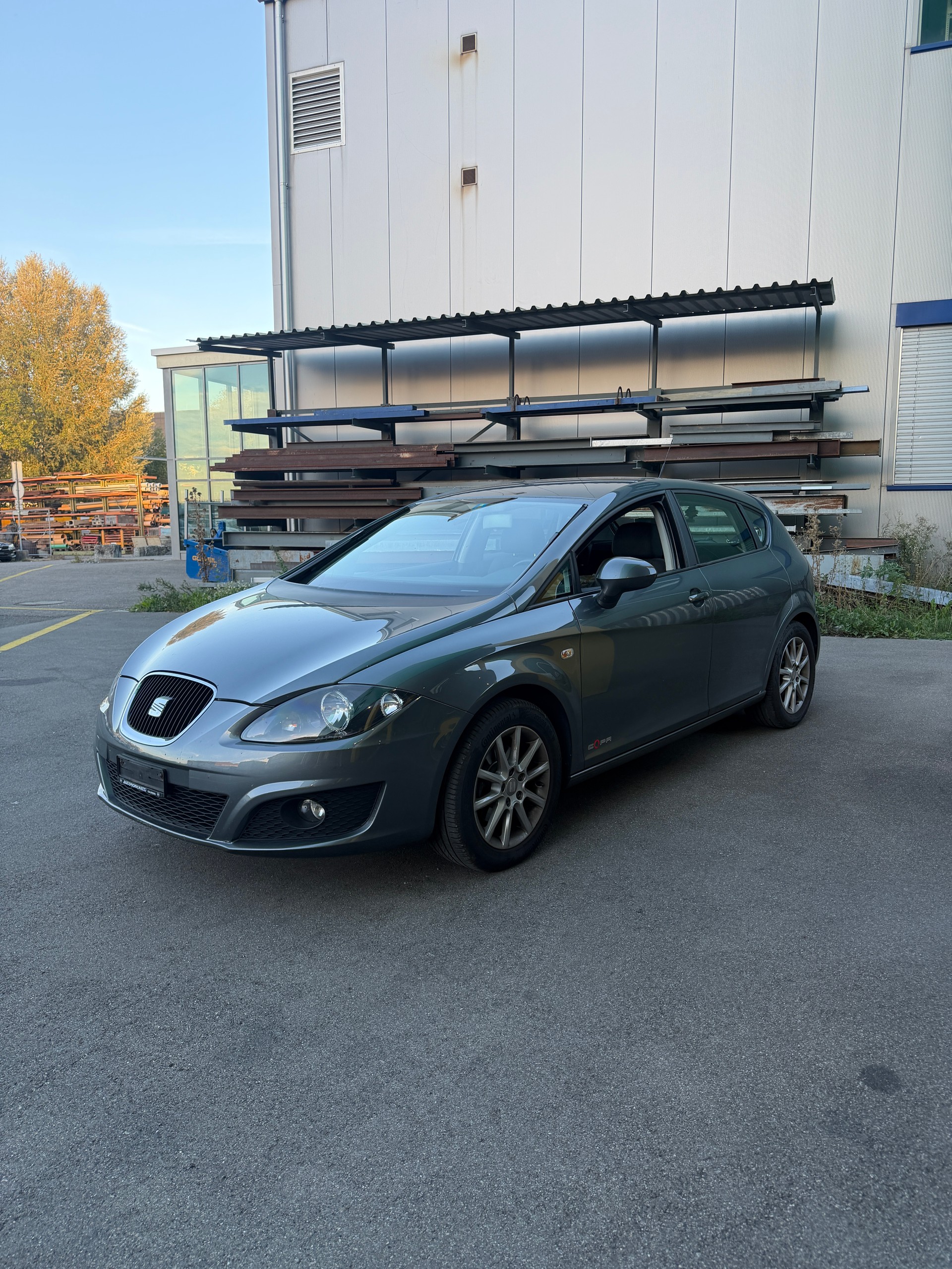SEAT Leon 1.6 TDI Reference-image-2