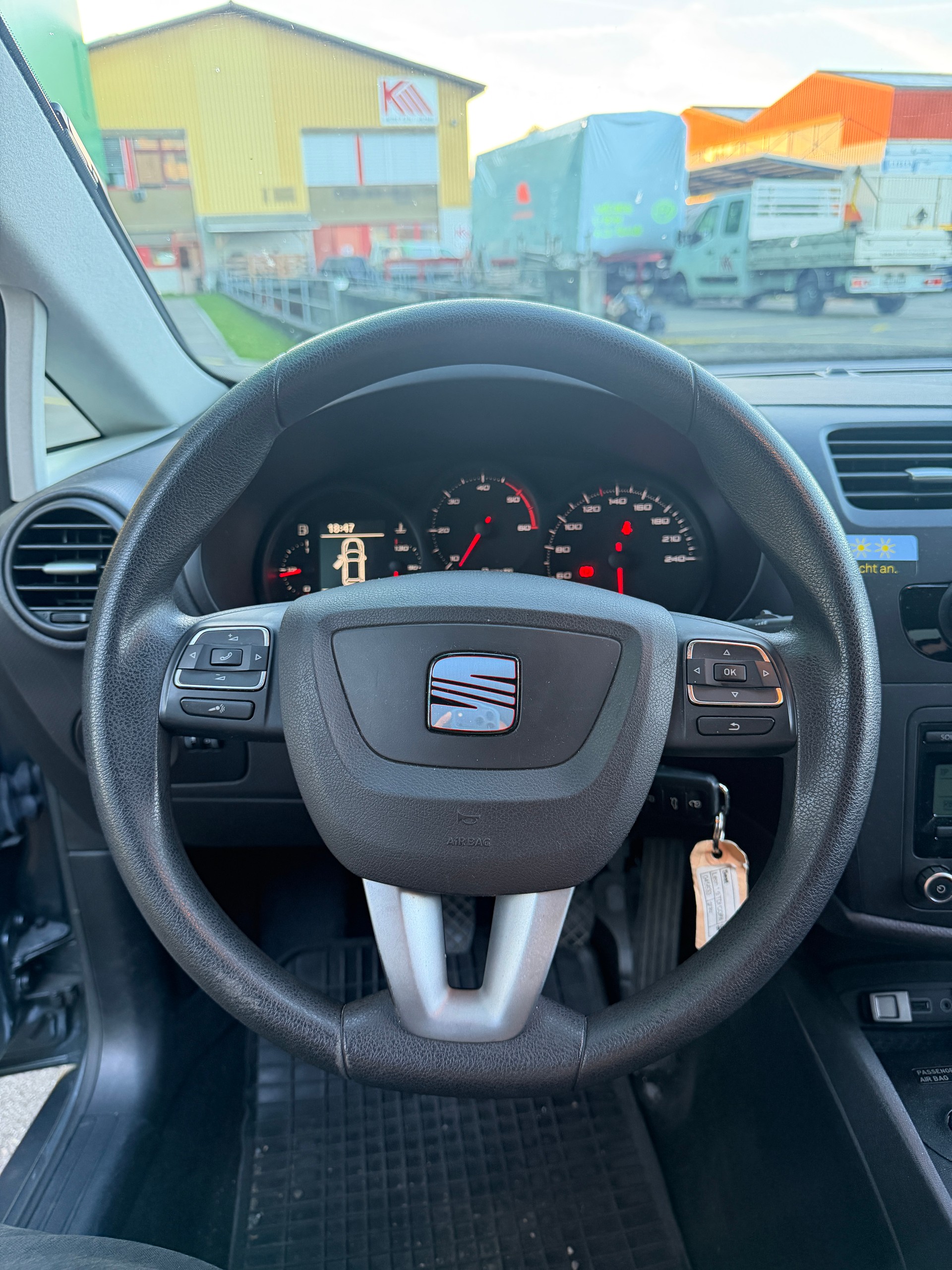 SEAT Leon 1.6 TDI Reference-image-11