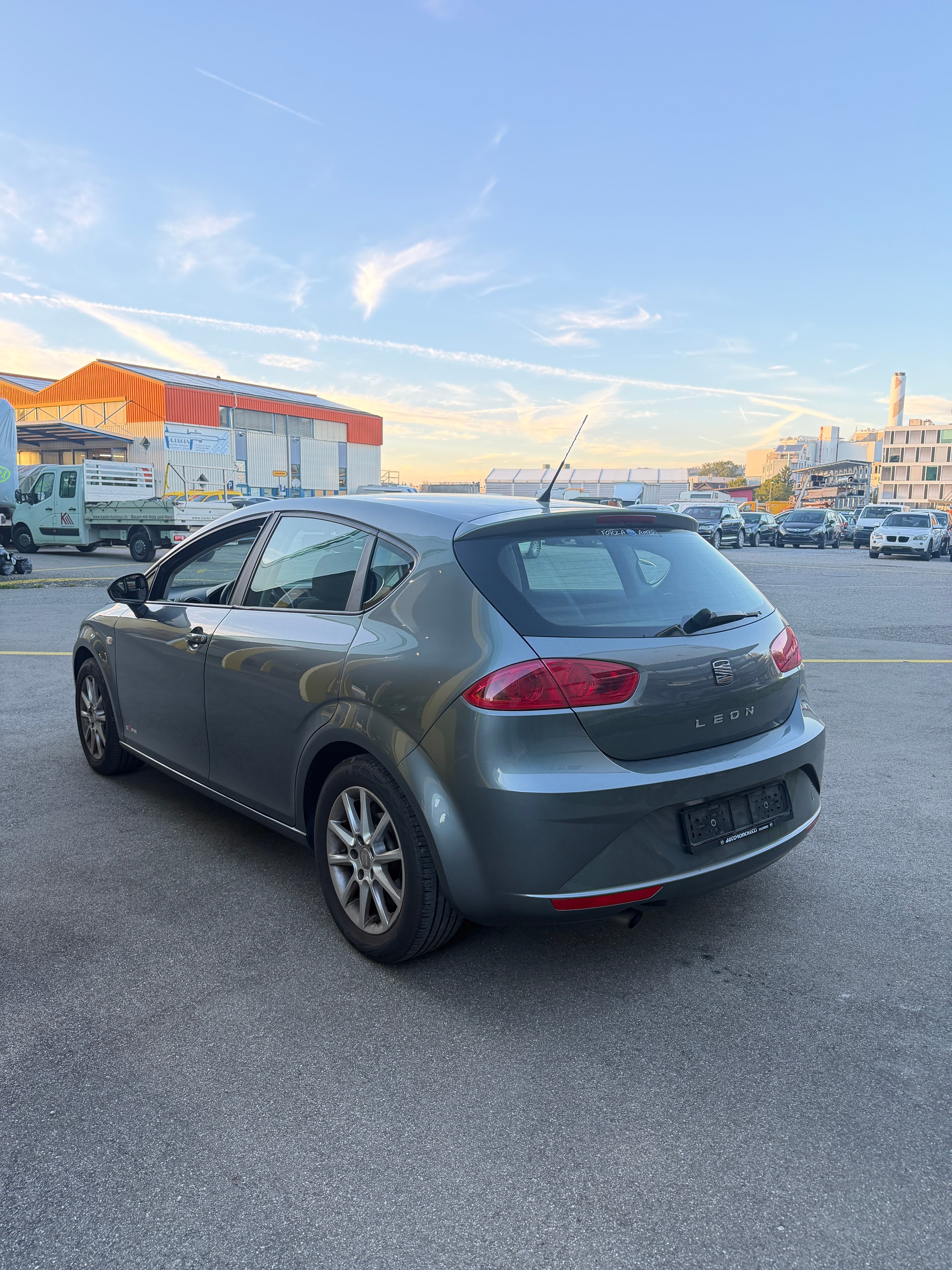SEAT Leon 1.6 TDI Reference-image-4
