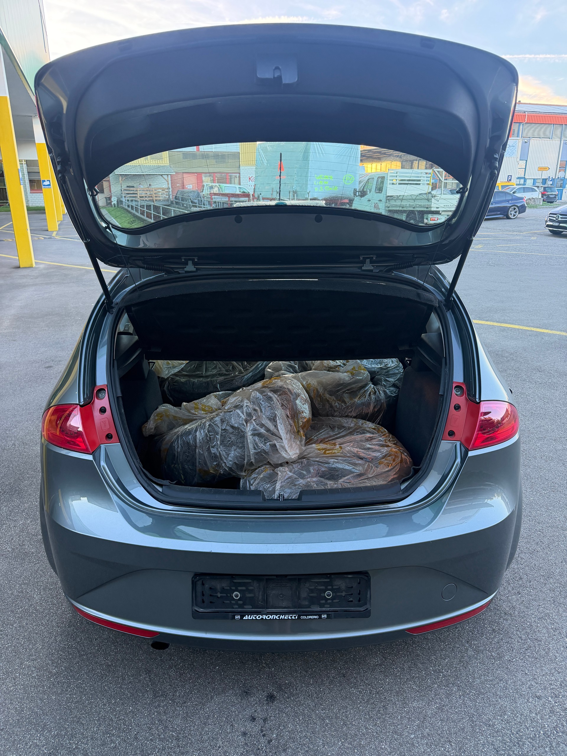 SEAT Leon 1.6 TDI Reference-image-13