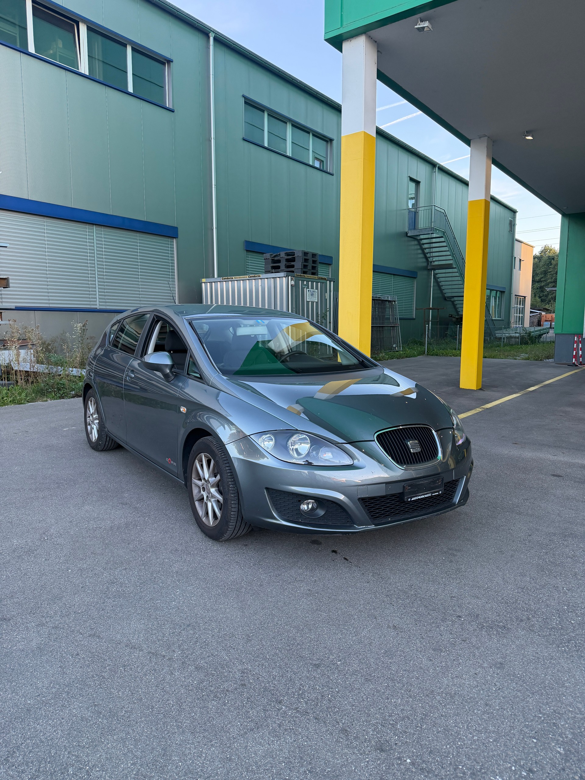 SEAT Leon 1.6 TDI Reference-image-0