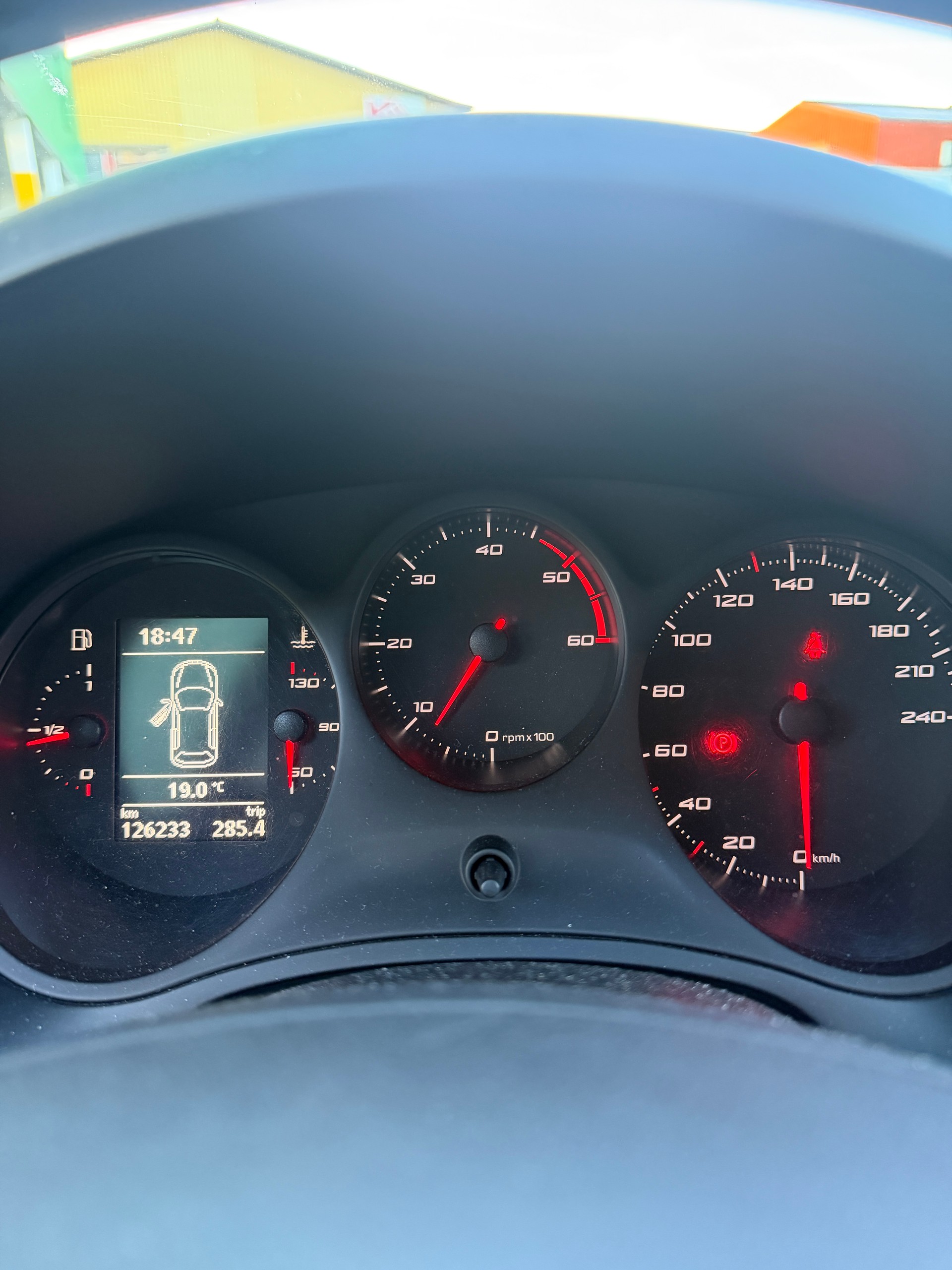 SEAT Leon 1.6 TDI Reference-image-12