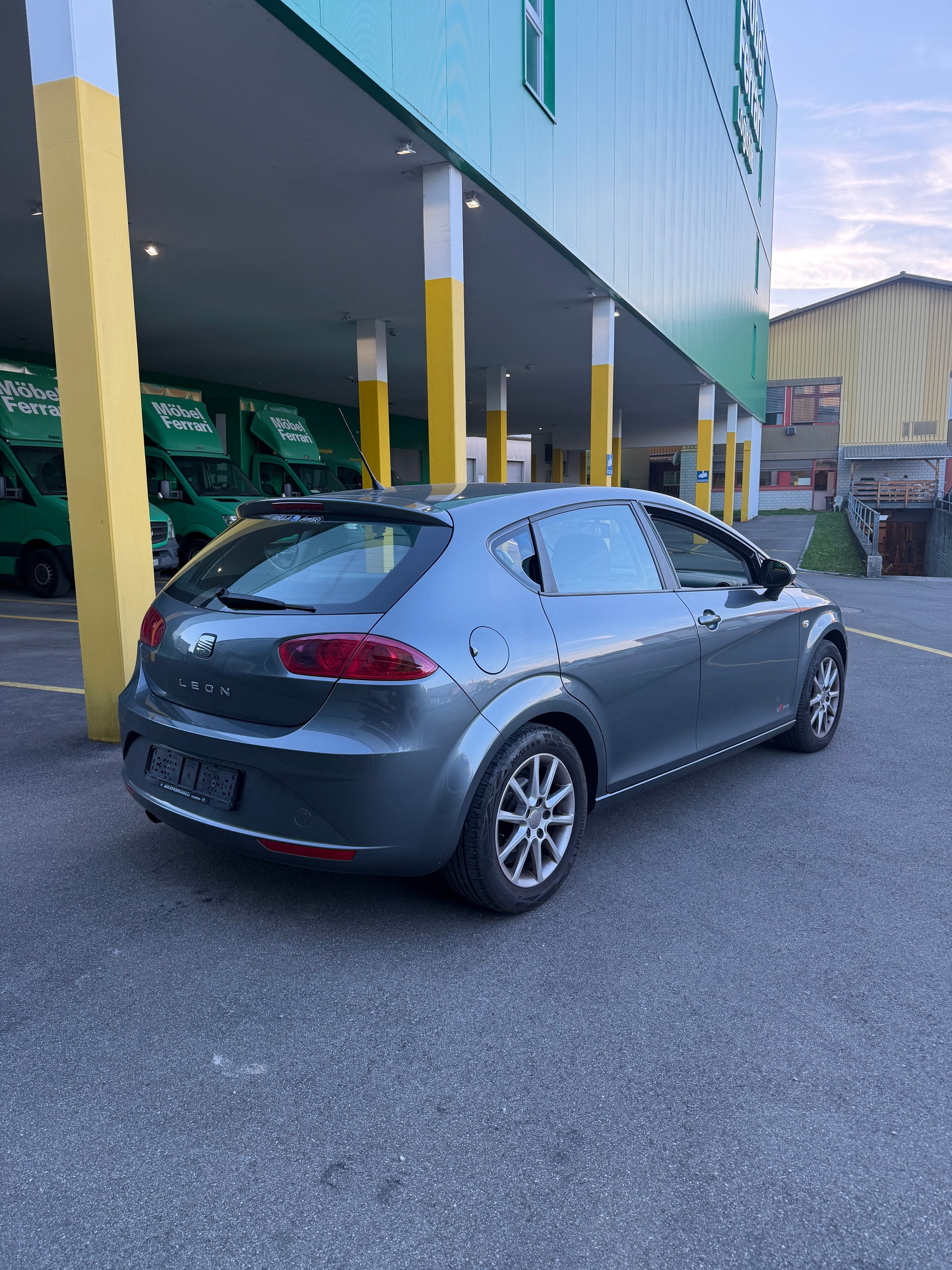 SEAT Leon 1.6 TDI Reference-image-6