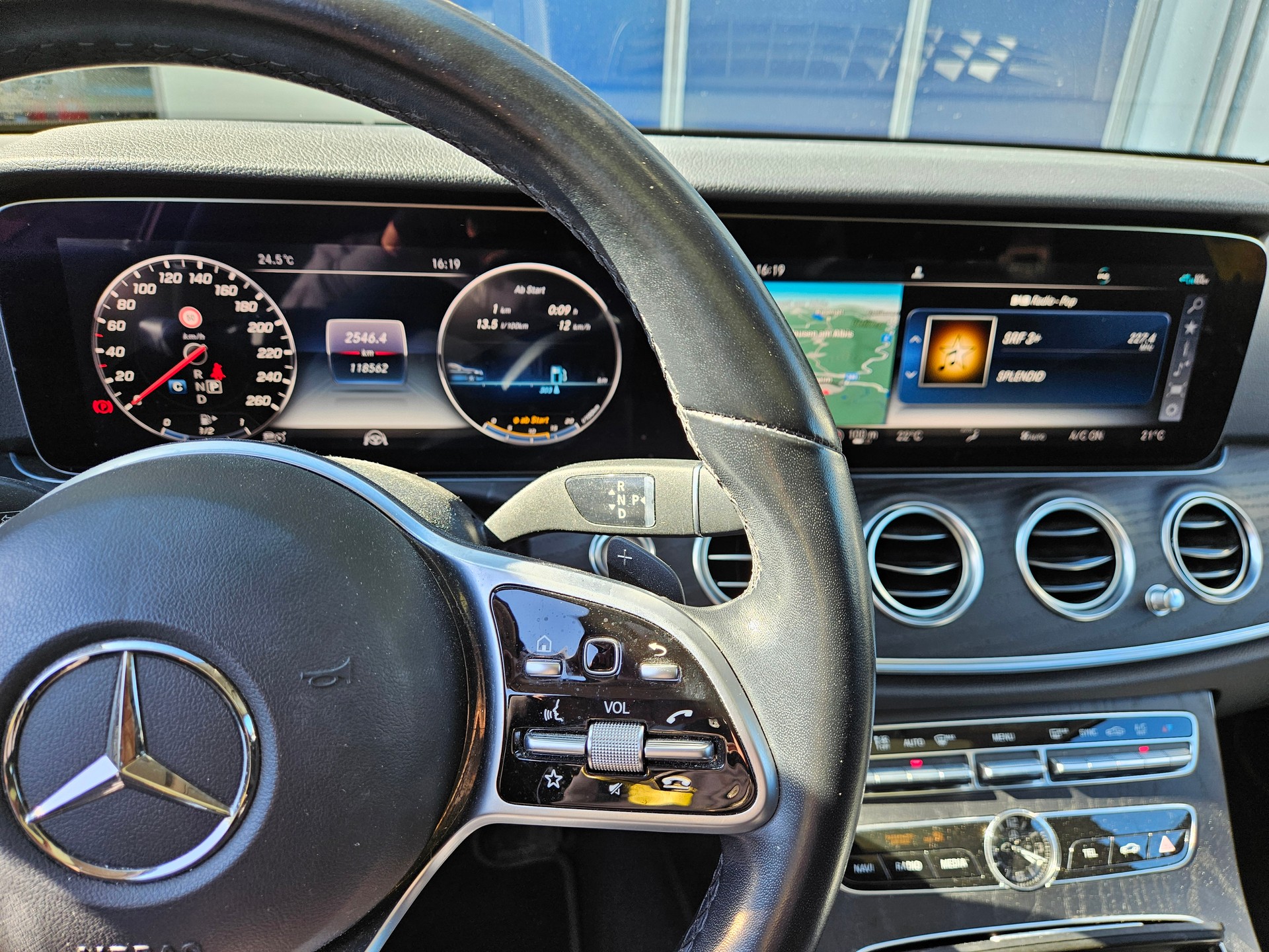 MERCEDES-BENZ E 220 d All-Terrain Avantgarde 4Matic 9G-Tronic-image-3