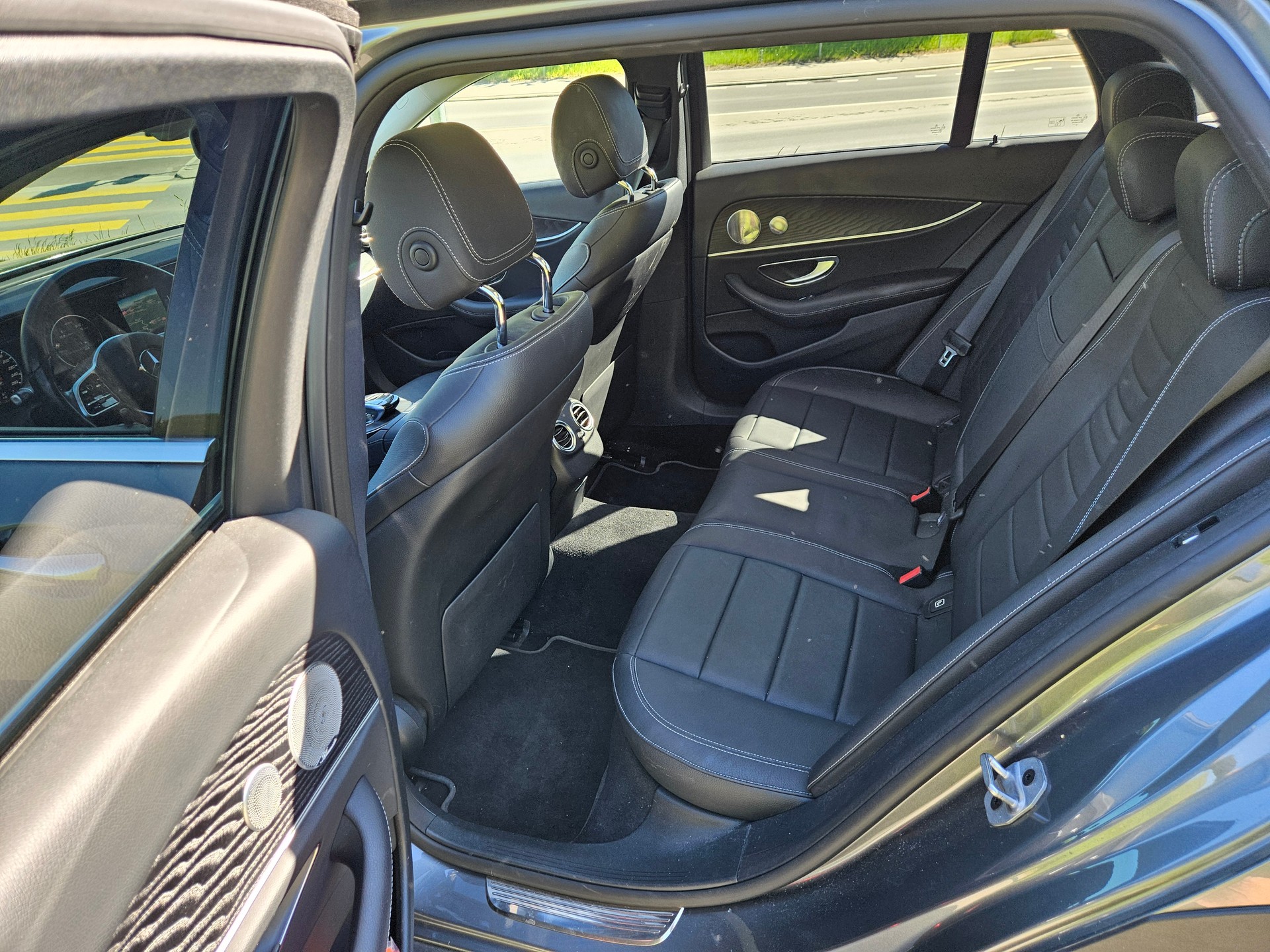 MERCEDES-BENZ E 220 d All-Terrain Avantgarde 4Matic 9G-Tronic-image-4