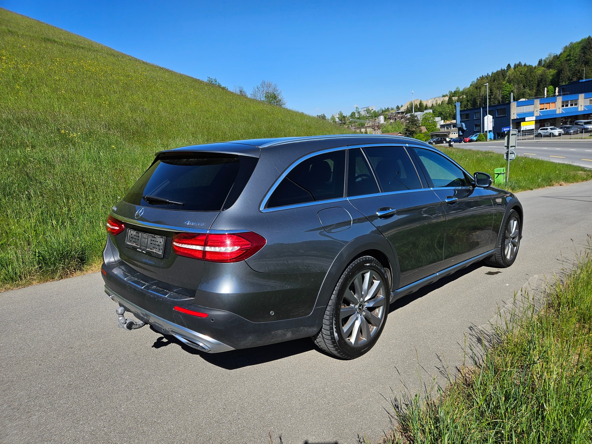 MERCEDES-BENZ E 220 d All-Terrain Avantgarde 4Matic 9G-Tronic-image-1