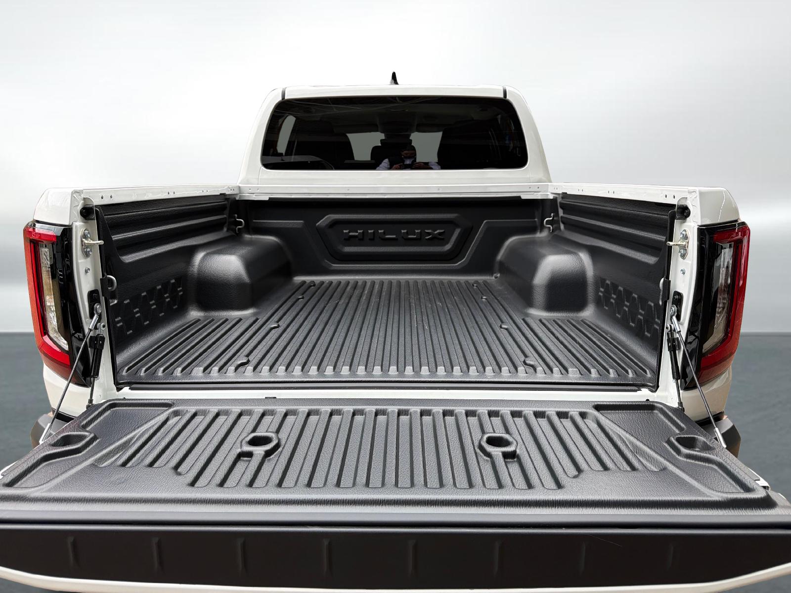 TOYOTA Hilux Double Cab.-Pick-up 2.8 D-4D MHEV 204 Style-image-11