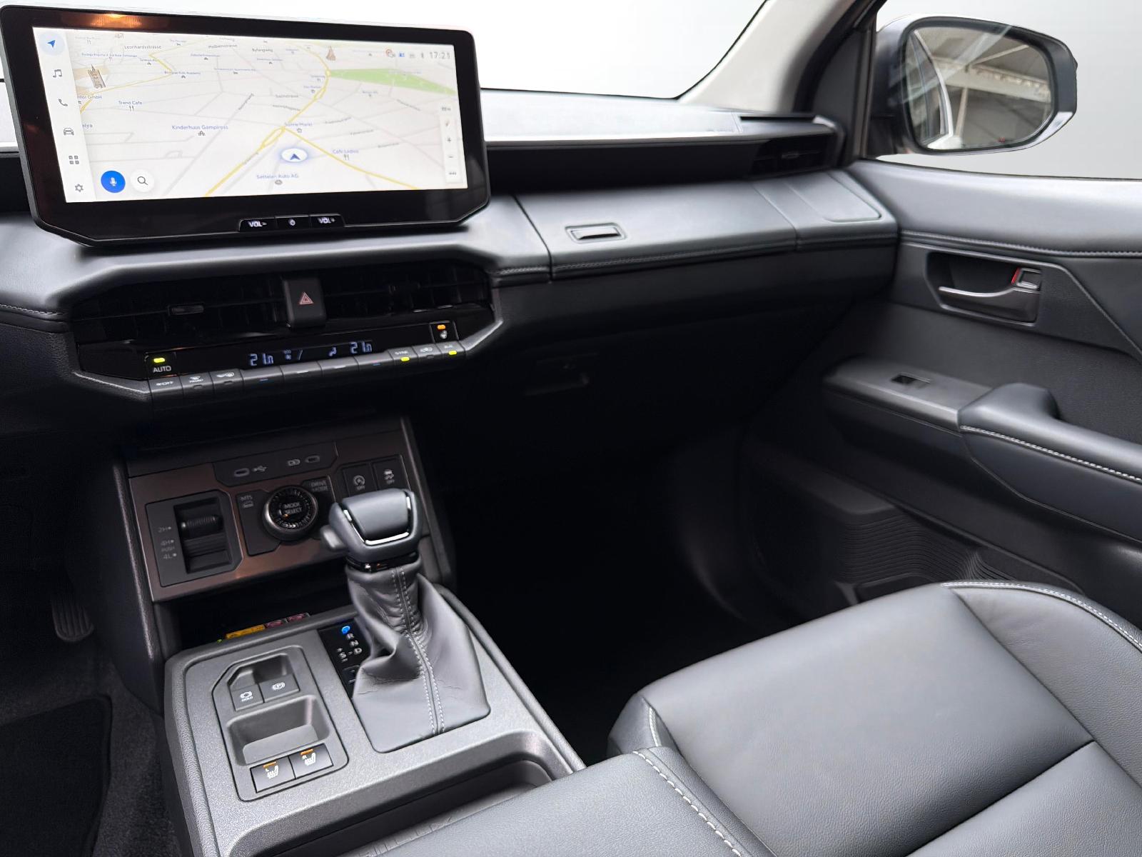TOYOTA Hilux Double Cab.-Pick-up 2.8 D-4D MHEV 204 Style-image-13