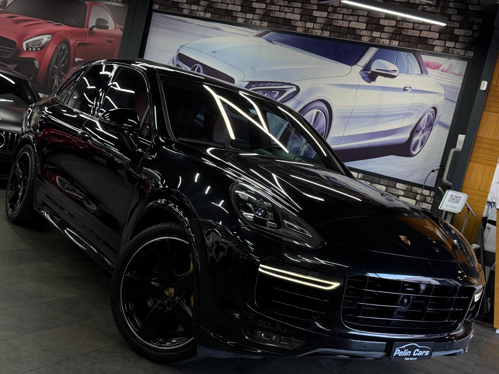 PORSCHE Cayenne Turbo S Limited All Black Performance 2 Jahre Garantie-image-4