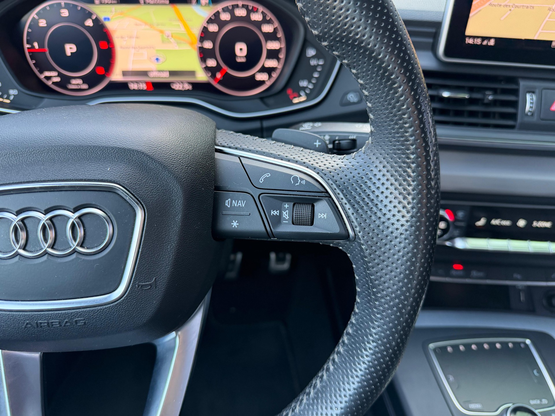 AUDI Q5 2.0 TDI sport quattro S-tronic-image-14