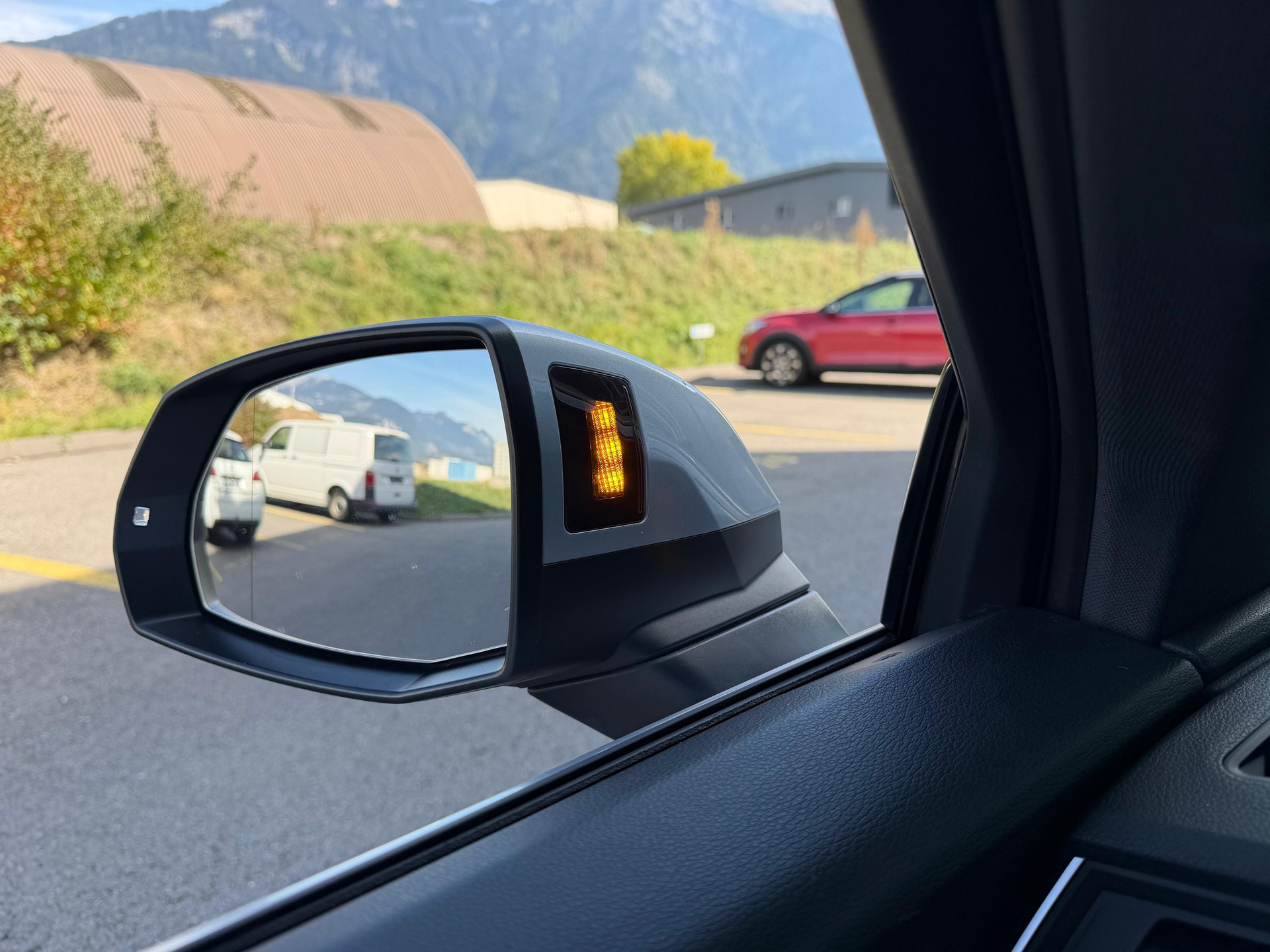 AUDI Q5 2.0 TDI sport quattro S-tronic-image-6