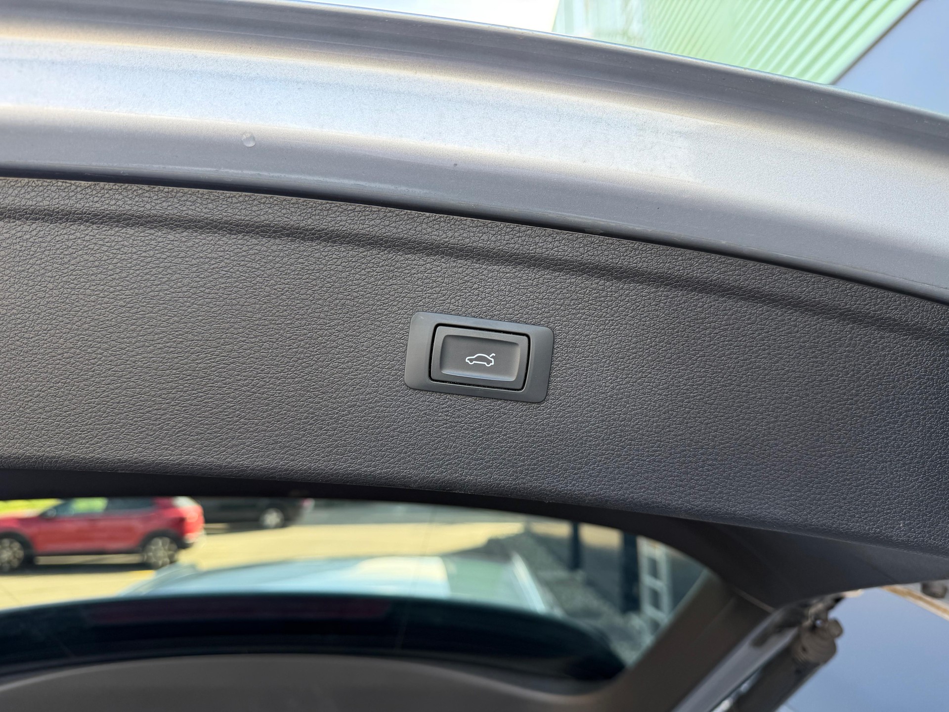AUDI Q5 2.0 TDI sport quattro S-tronic-image-18