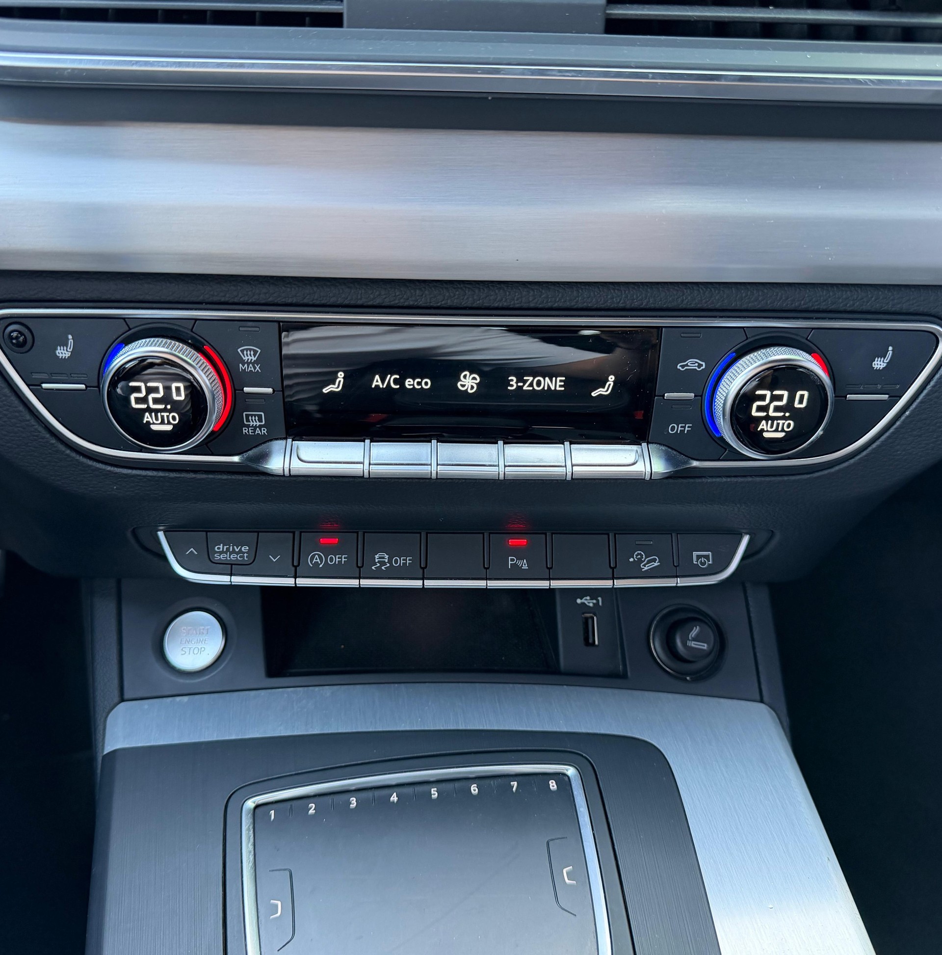 AUDI Q5 2.0 TDI sport quattro S-tronic-image-16