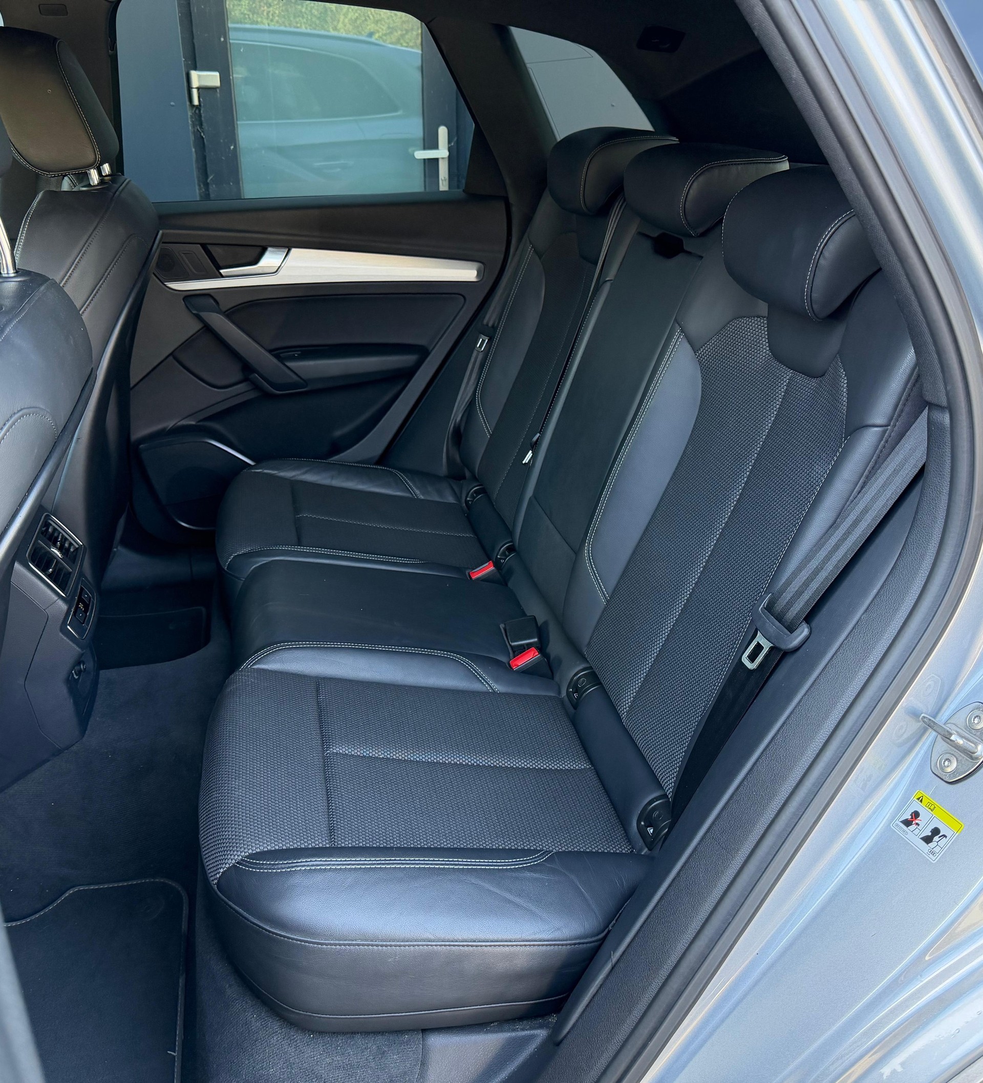 AUDI Q5 2.0 TDI sport quattro S-tronic-image-8