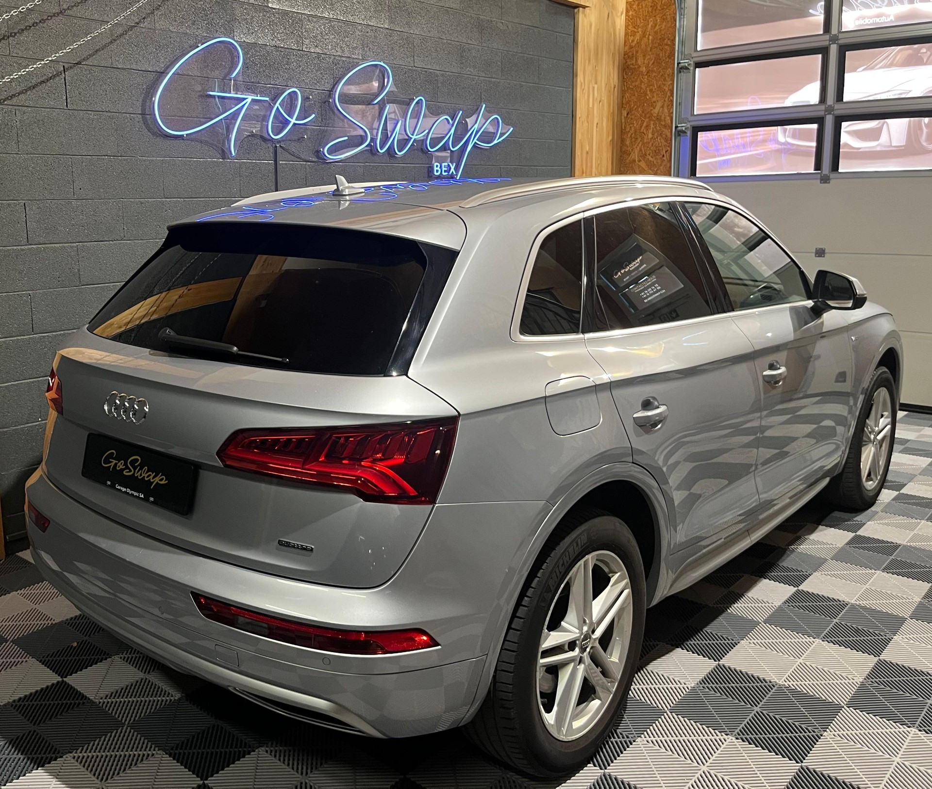 AUDI Q5 2.0 TDI sport quattro S-tronic-image-2