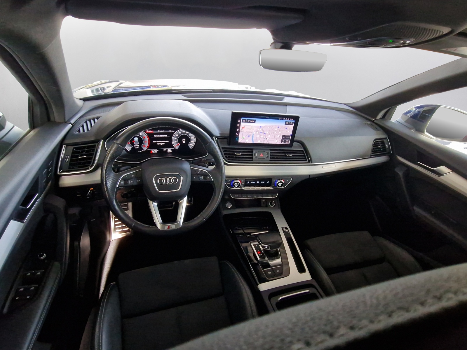 AUDI Q5 40 TFSI advanced quattro S-tronic-image-6
