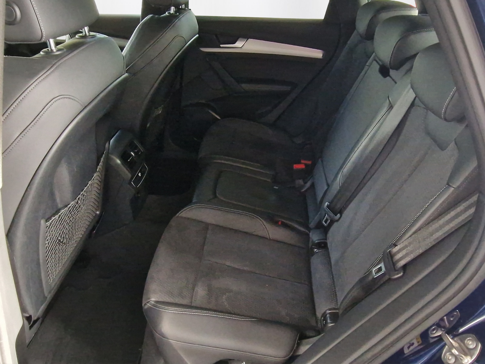 AUDI Q5 40 TFSI advanced quattro S-tronic-image-10