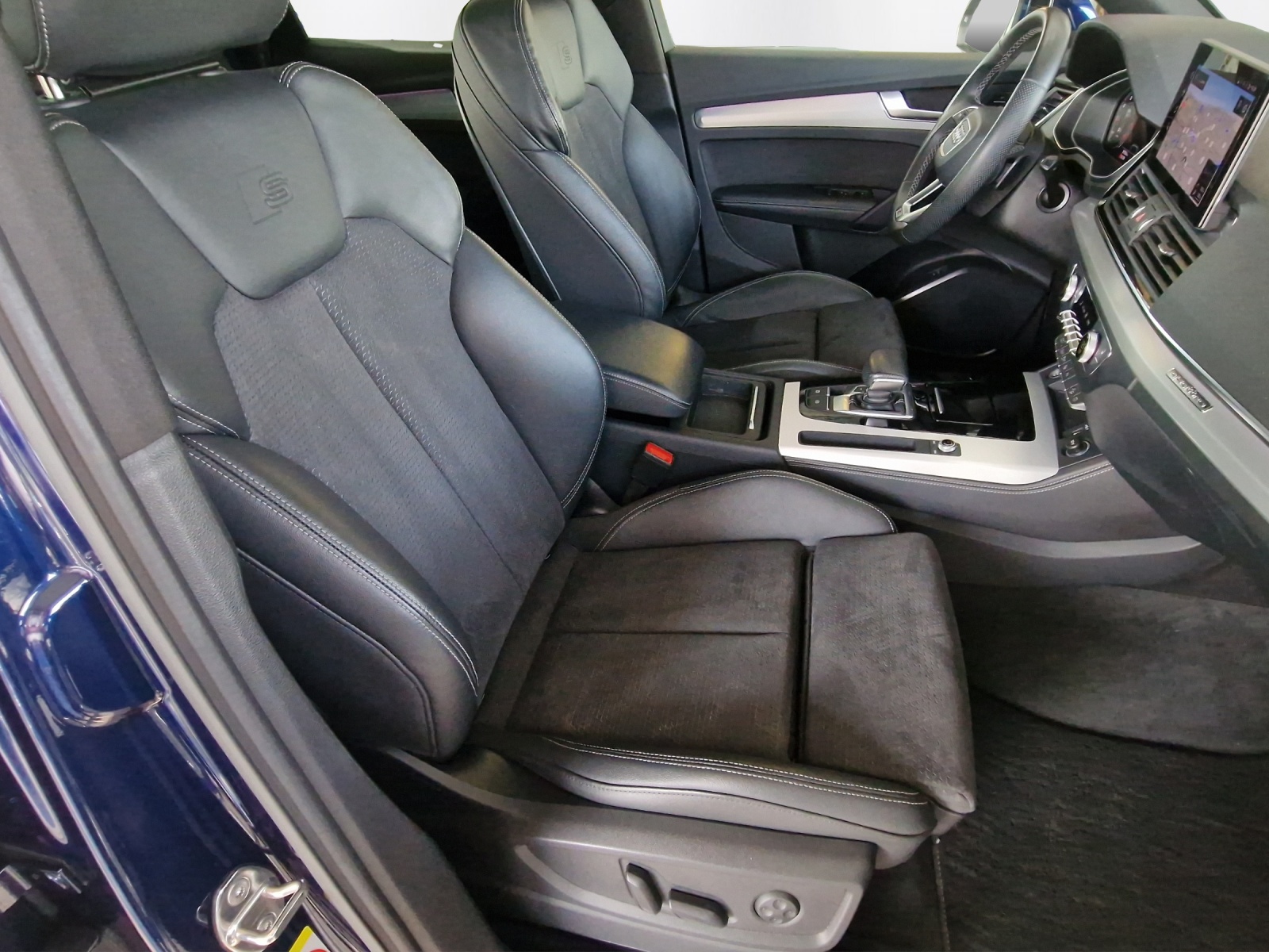 AUDI Q5 40 TFSI advanced quattro S-tronic-image-13
