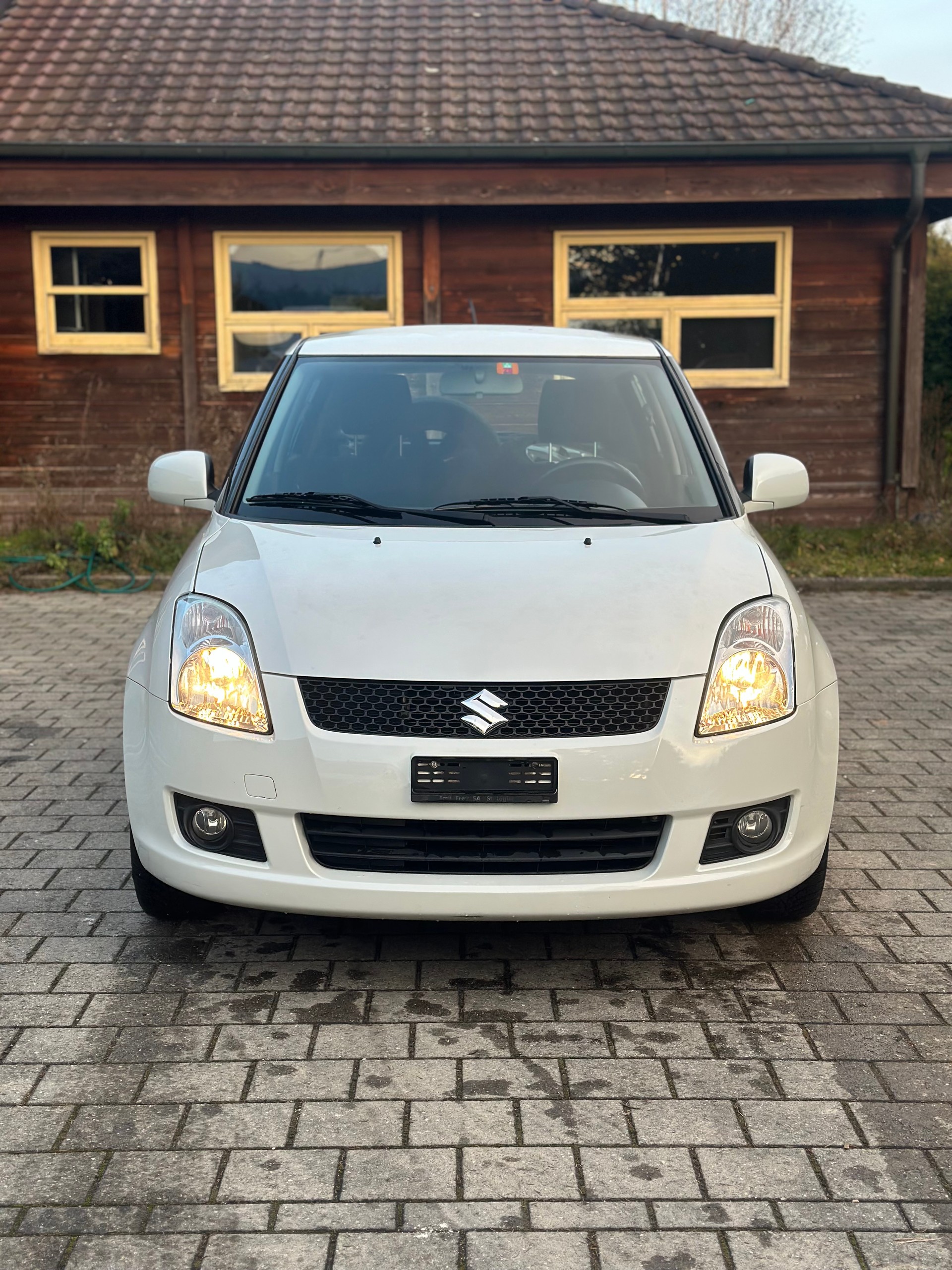 SUZUKI Swift 1.3i 16V GL Top 4x4-image-2