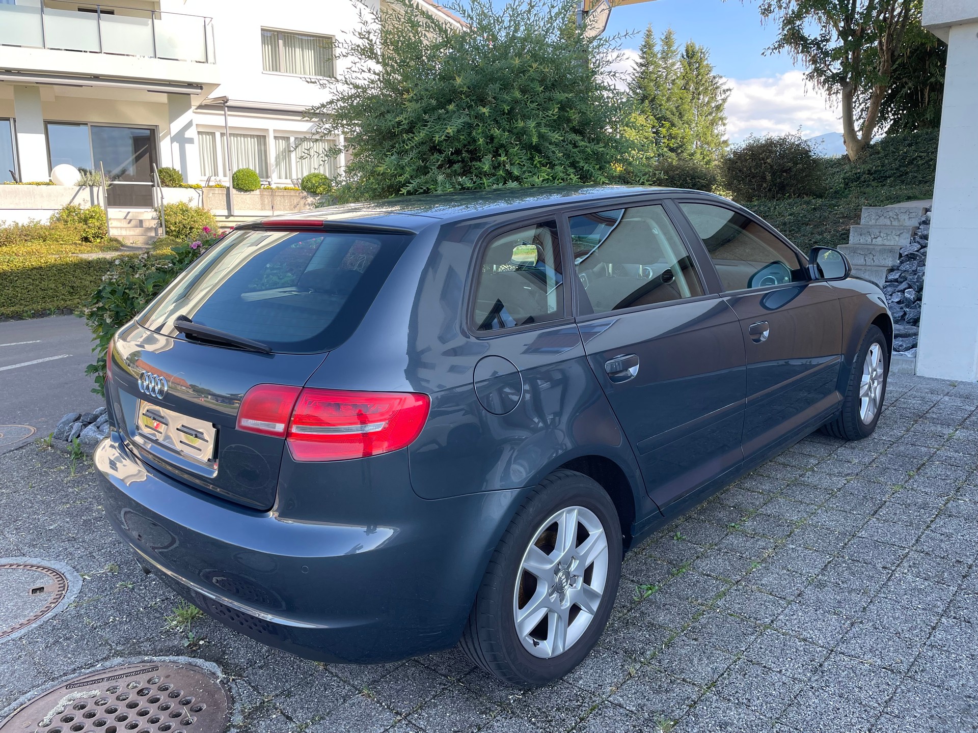 AUDI 2.0 TDI 140 Ambiente-image-2