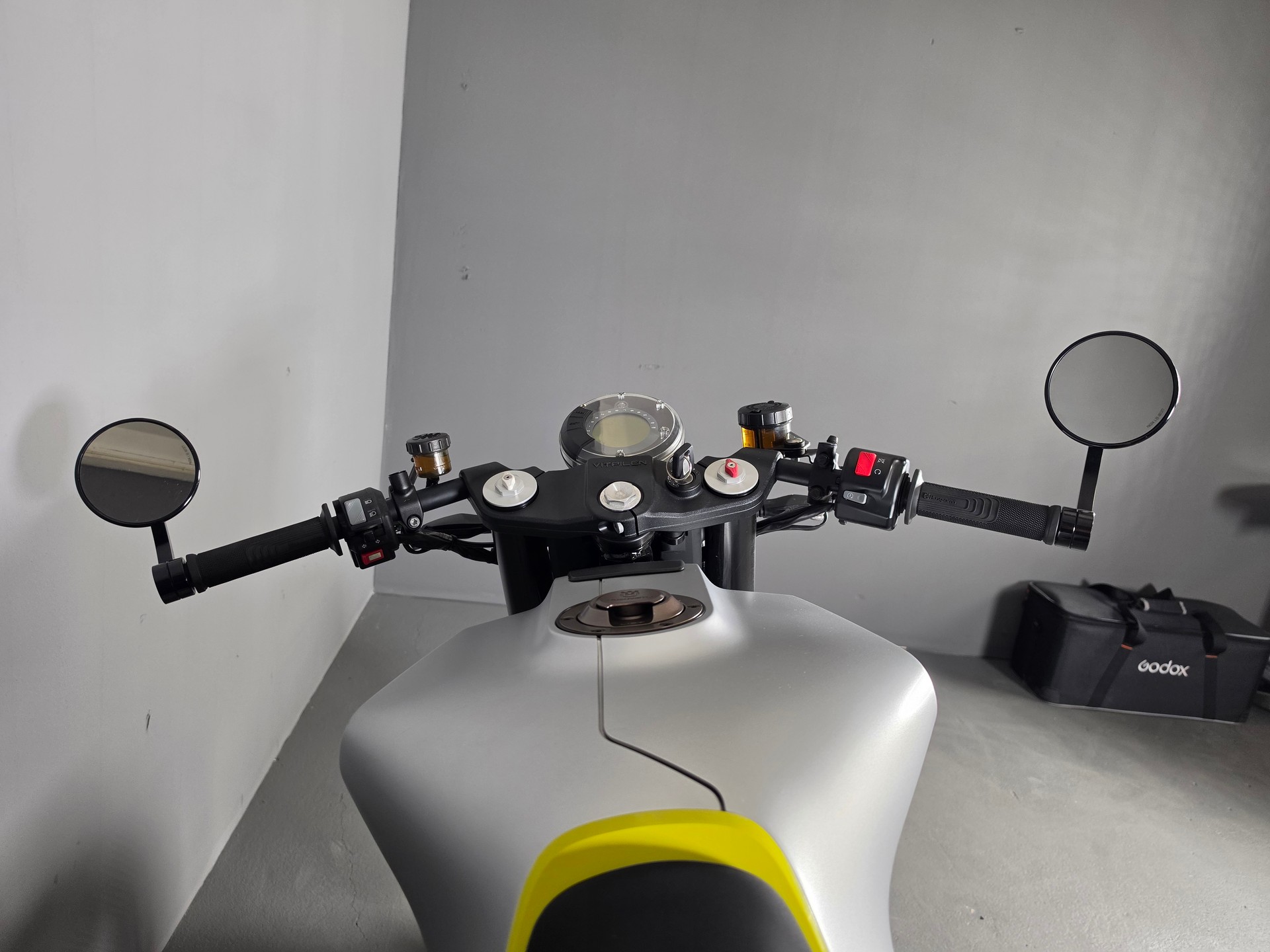 HUSQVARNA Vitpilen 701-image-6