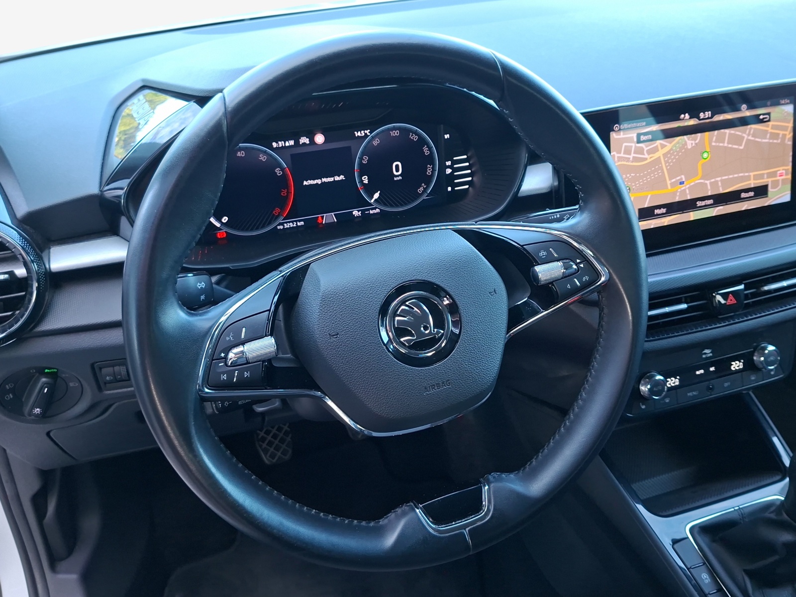 SKODA Fabia 1.0 TSI Ambition-image-9
