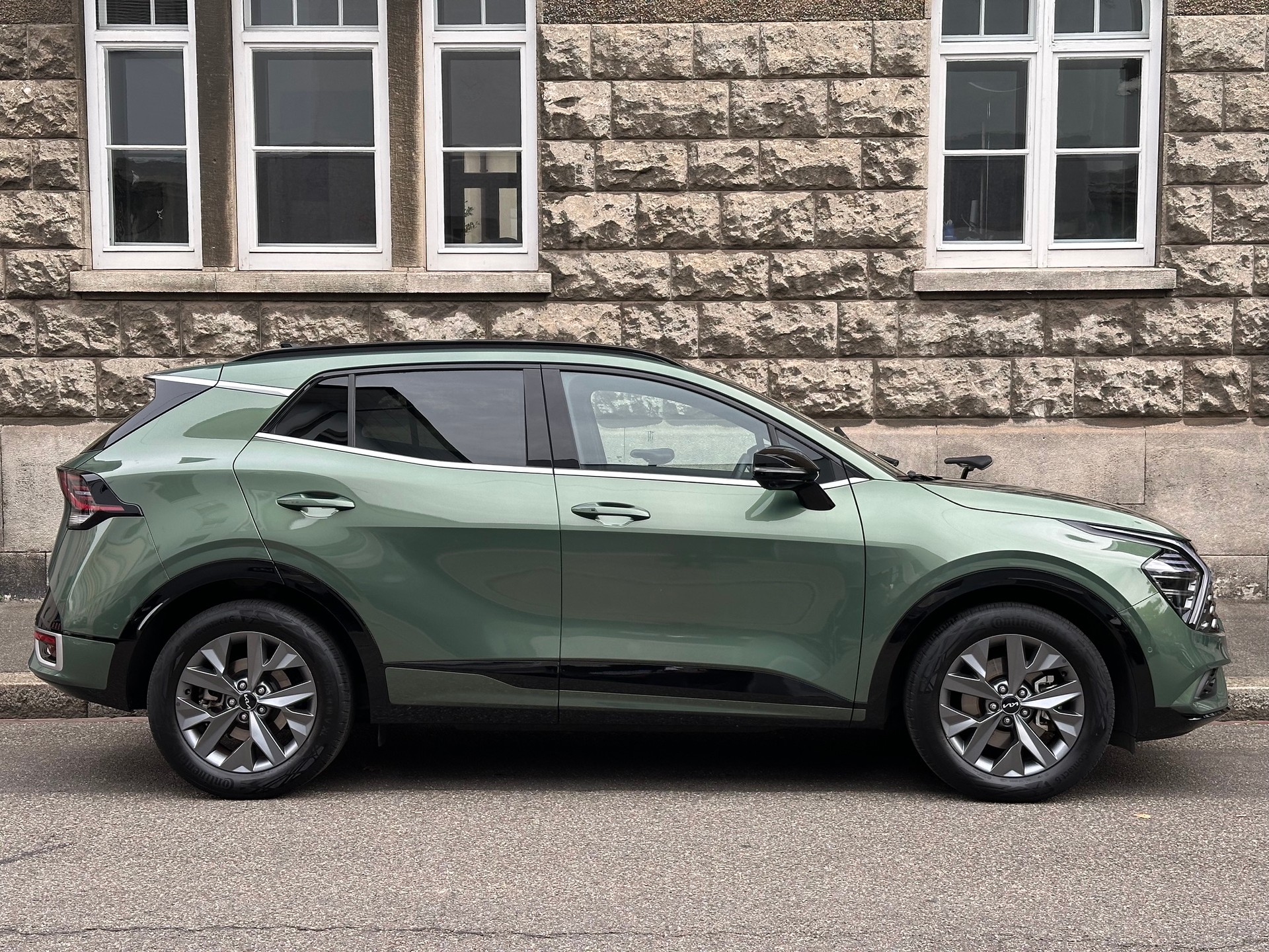 KIA Sportage 1.6T-GDi HEV GT-Line 4x4 A-image-3