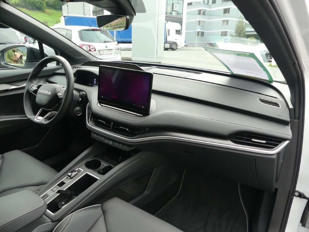 SKODA Enyaq 4x4 RS-image-8