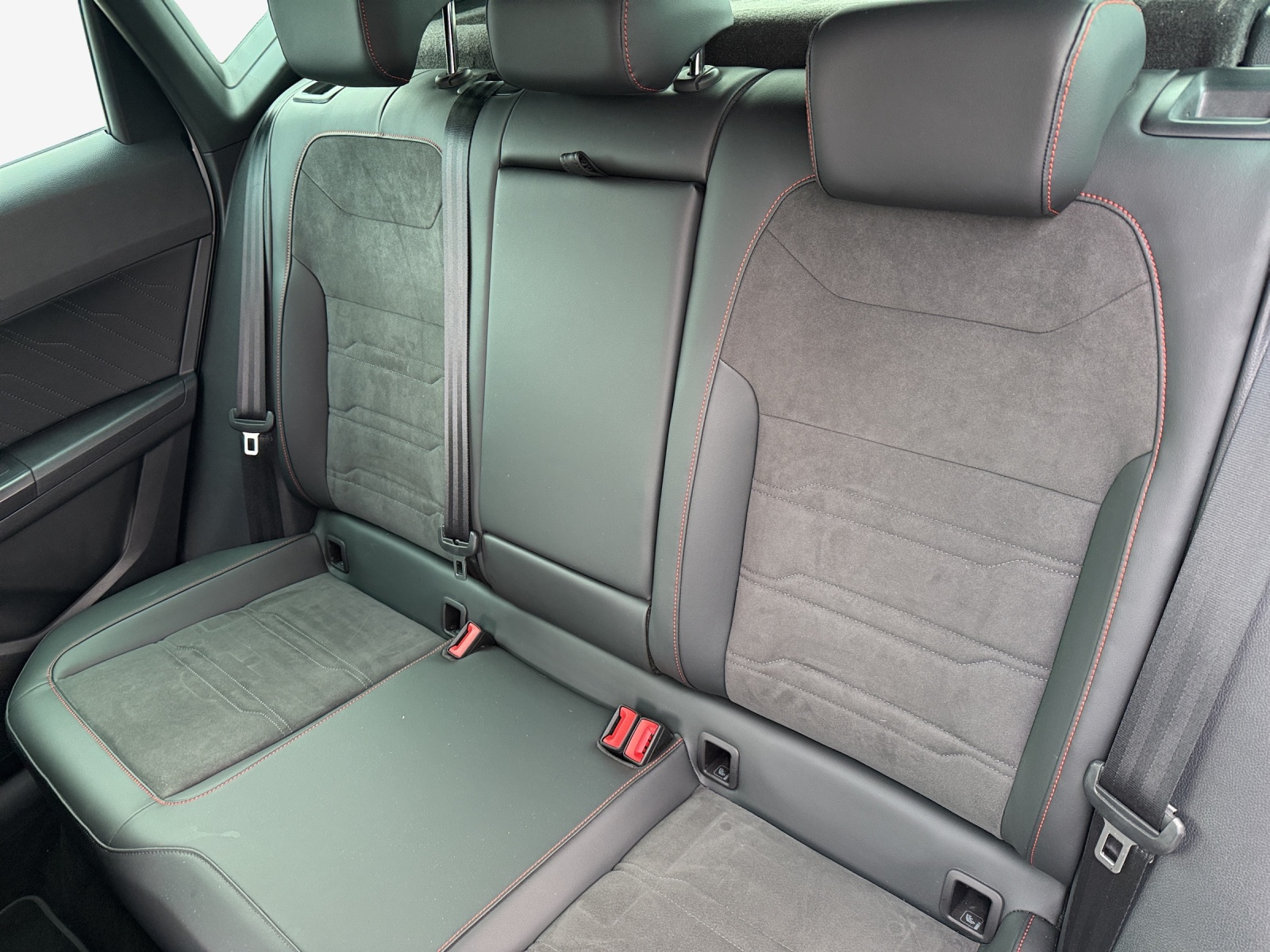 SEAT Ateca 2.0 TSI Hola FR 4Drive DSG-image-11