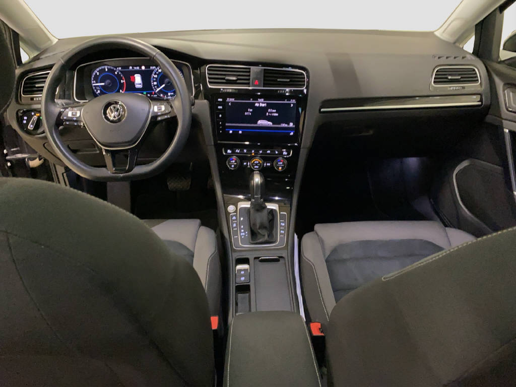 VW Golf VII Variant 2.0 TDI Highline DSG 4m-image-10