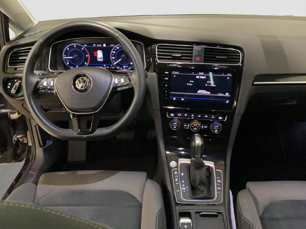VW Golf VII Variant 2.0 TDI Highline DSG 4m-image-9