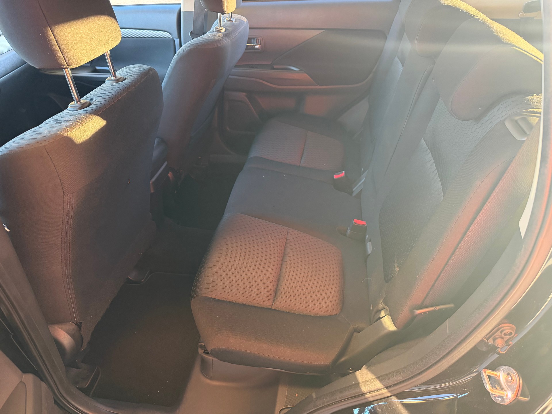 MITSUBISHI Outlander 2.2 DID 4WD Automatic-image-8