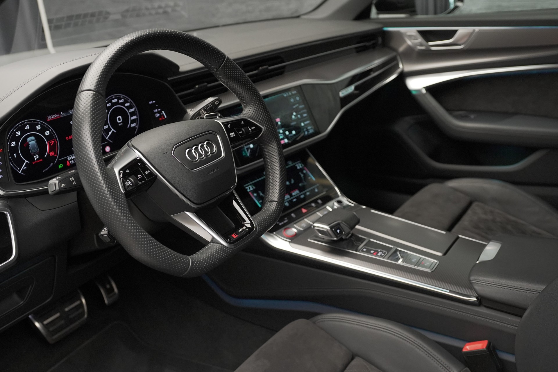 AUDI RS6 Avant 4.0 TFSI V8 quattro-image-22