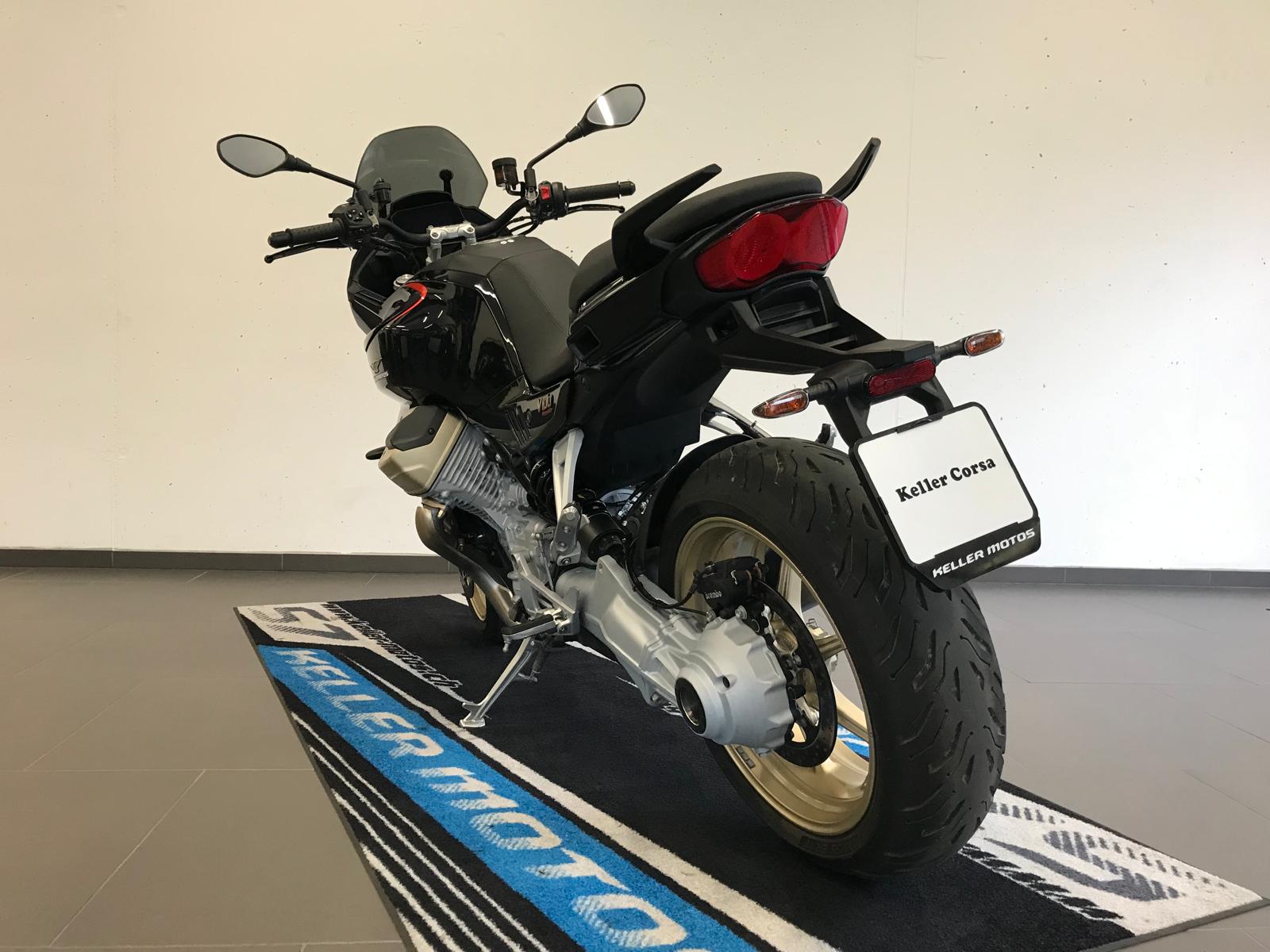 MOTO GUZZI V100 Mandello-showroom-element-3