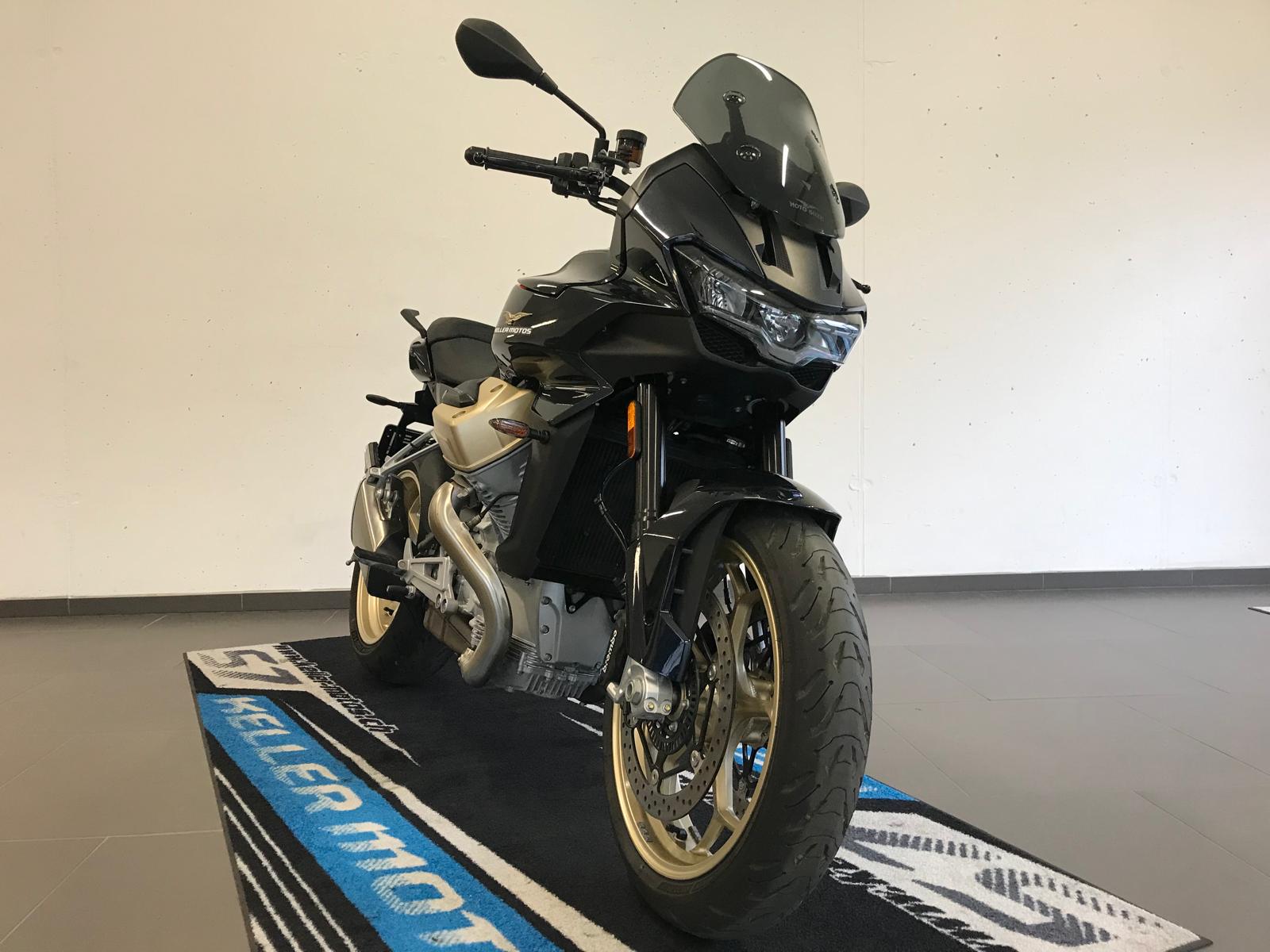 MOTO GUZZI V100 Mandello-showroom-element-2