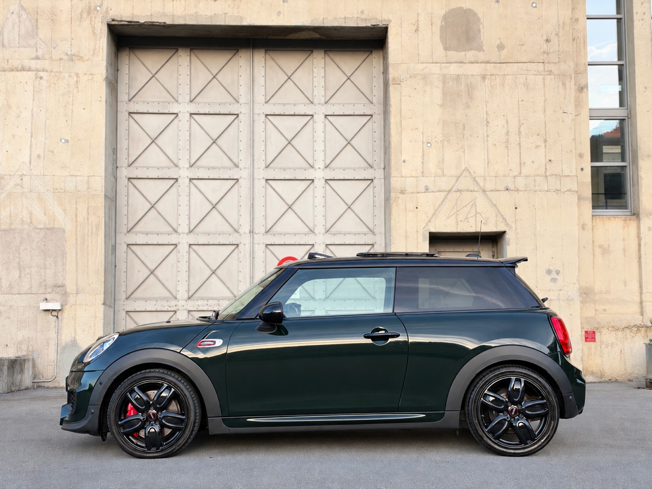 MINI Cooper John Cooper Works Steptronic-image-1