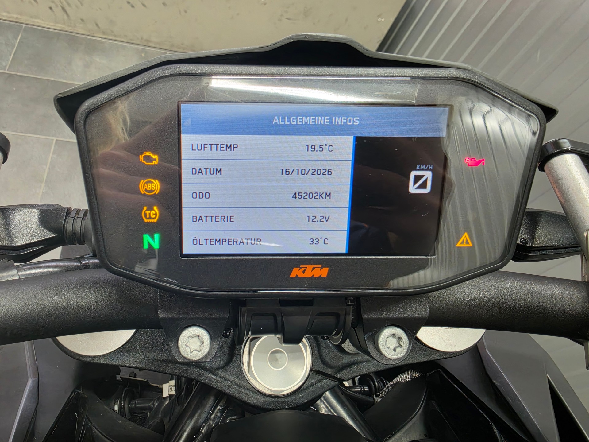 KTM 1290 Super Duke R-image-10