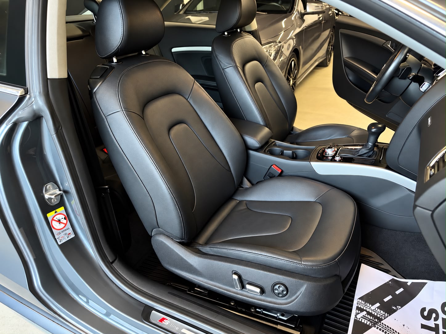 AUDI A5 Coupé 2.0 TFSI quattro S-tronic-image-19