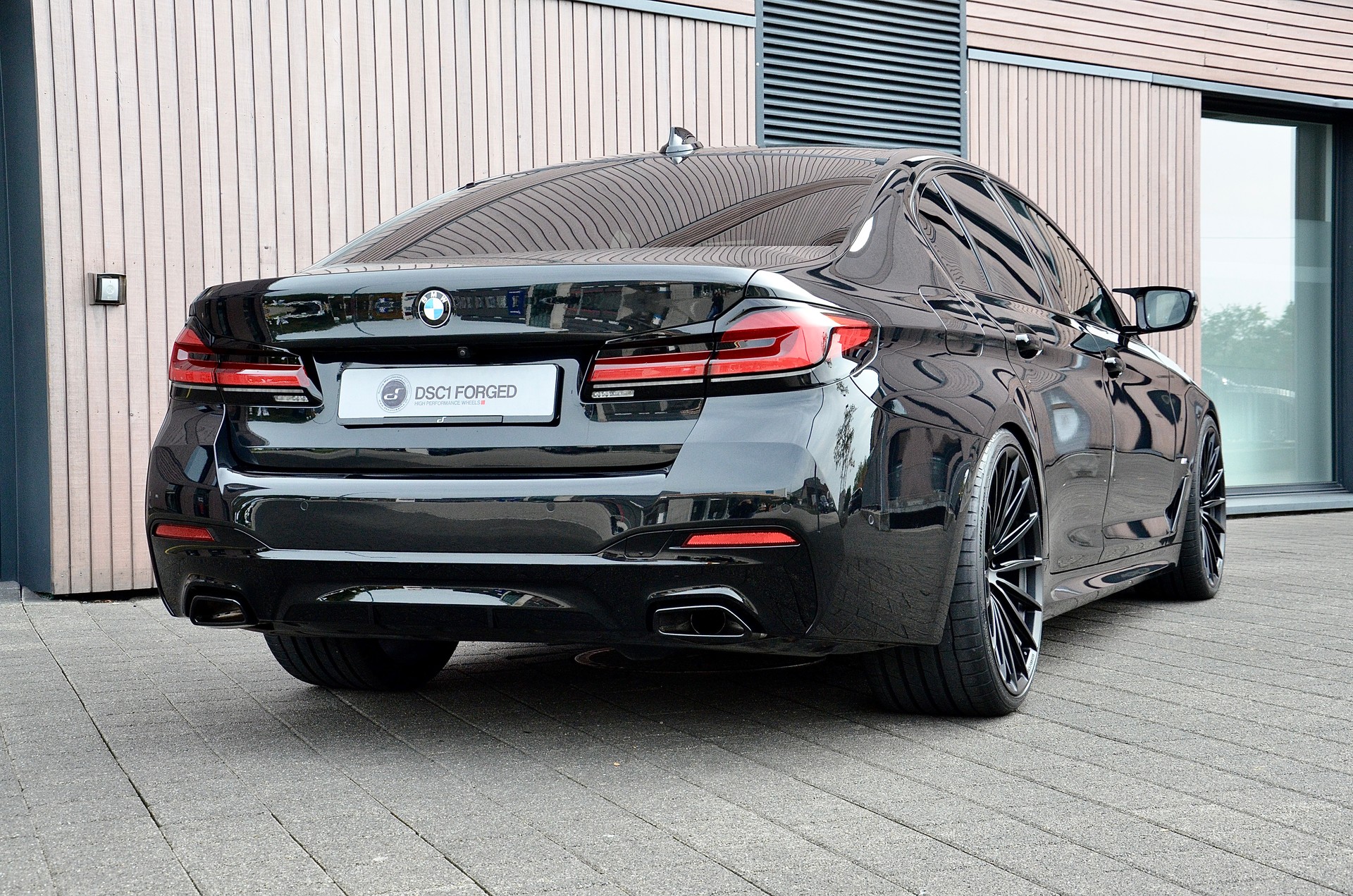 BMW 530d xDrive 48V M Sport Steptronic-image-7
