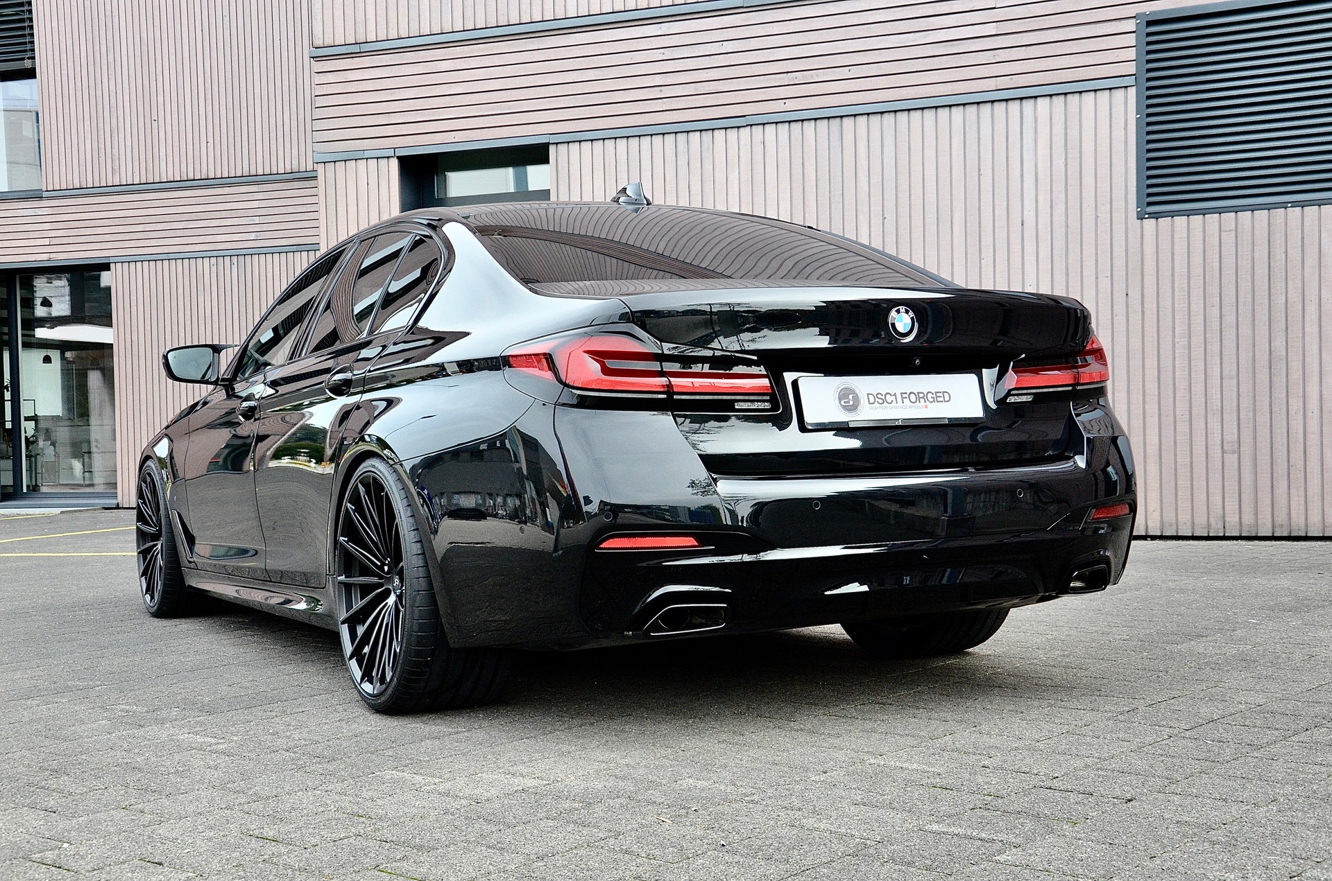 BMW 530d xDrive 48V M Sport Steptronic-showroom-element-1