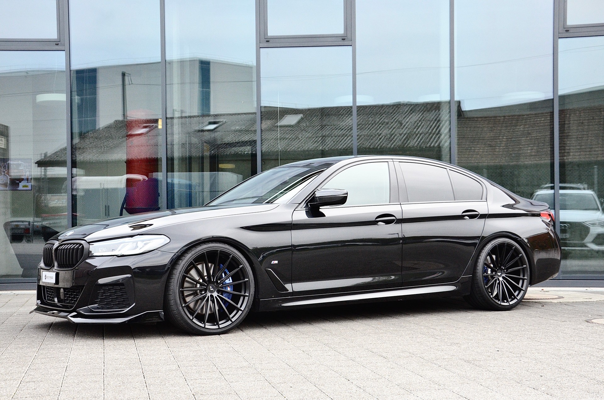 BMW 530d xDrive 48V M Sport Steptronic-showroom-element-3