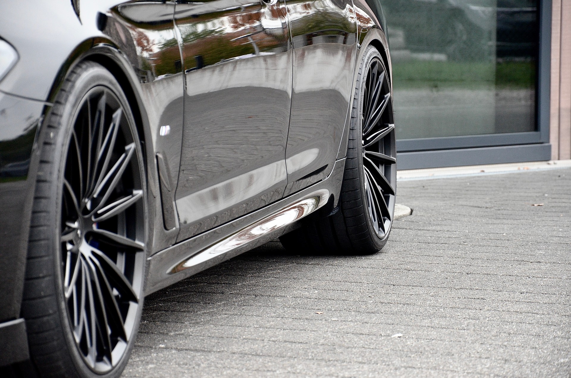 BMW 530d xDrive 48V M Sport Steptronic-image-9