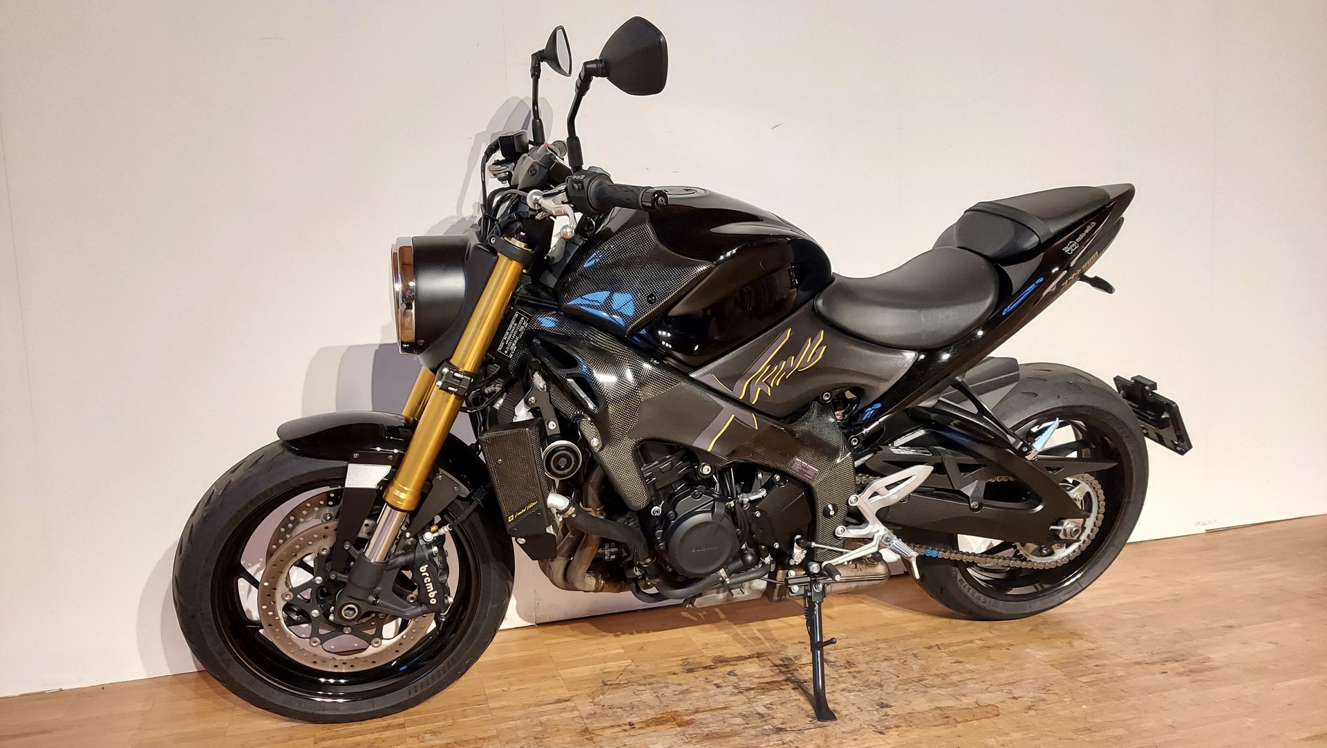 SUZUKI GSX-S 1000 X-King Limited Edition Nr. 17 / 30-showroom-element-3
