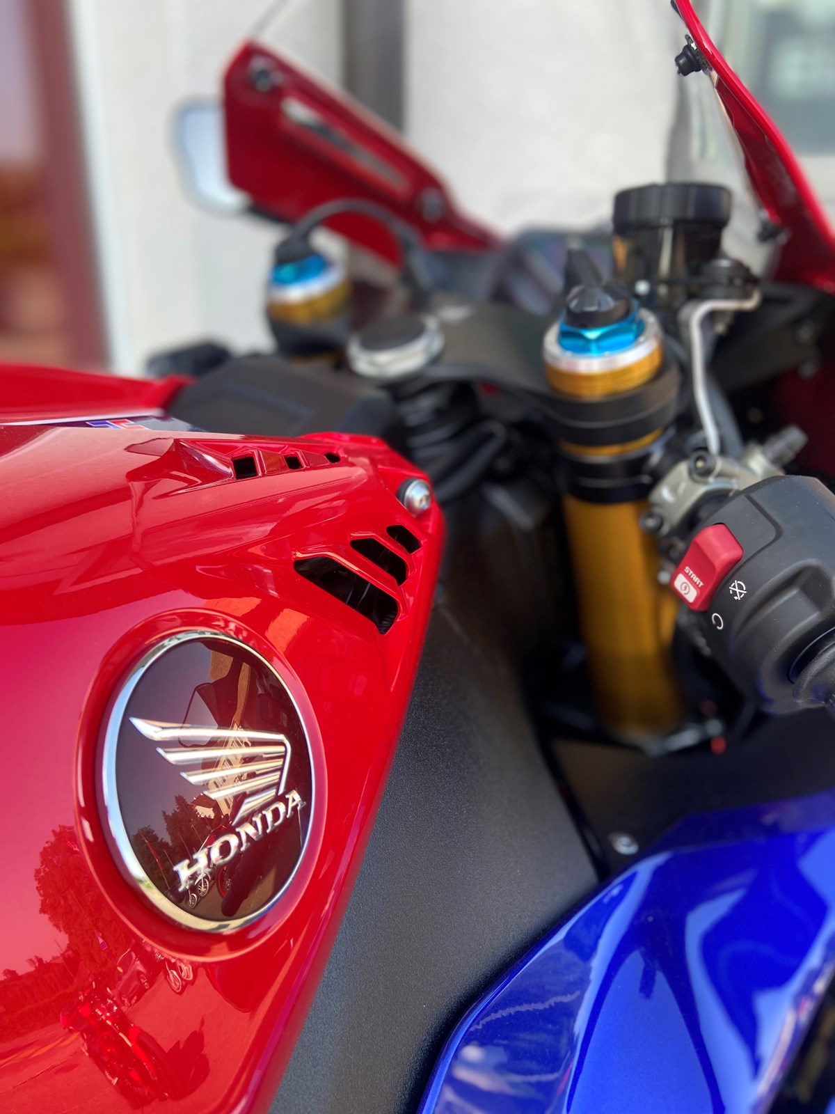 HONDA CBR 1000 RR-R SP-image-9