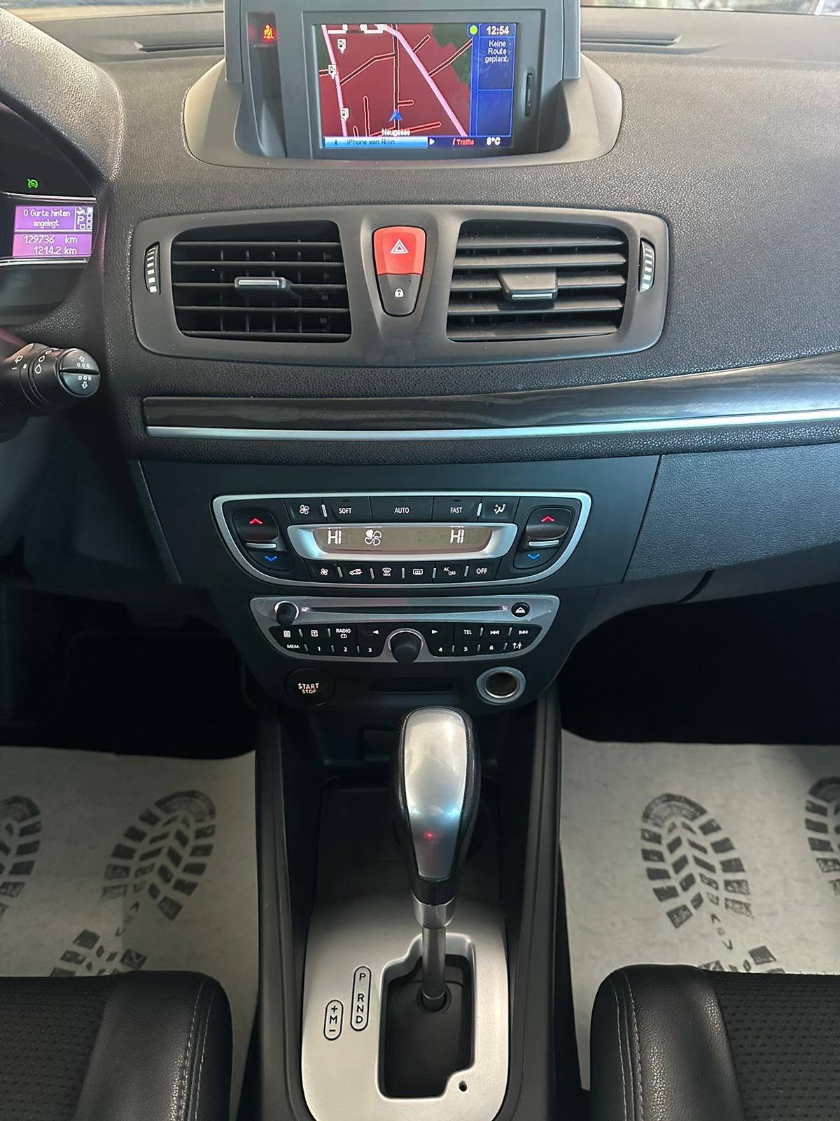 RENAULT Mégane Grandtour 2.0 16V Dynamique CVT-image-12
